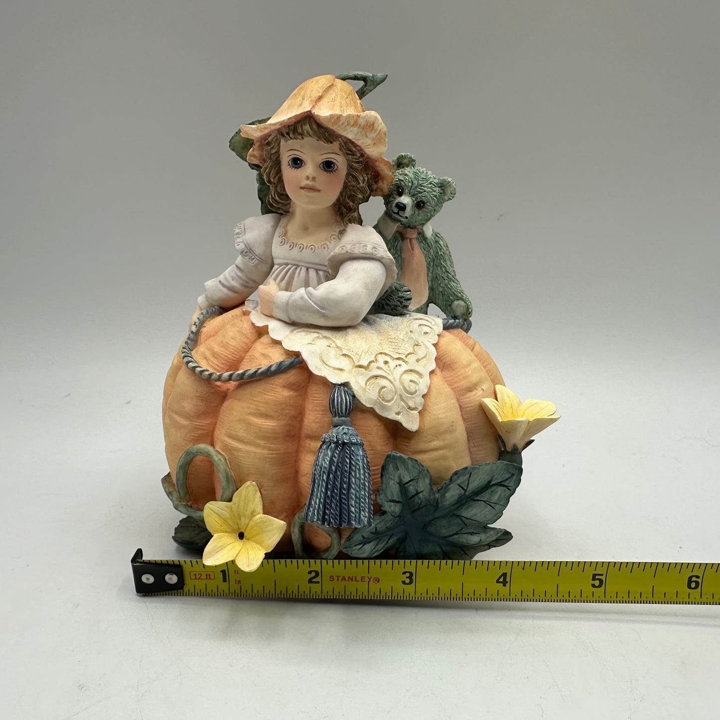 Jan Hagara Figurine "Kayla" Make Believe Series Autographed