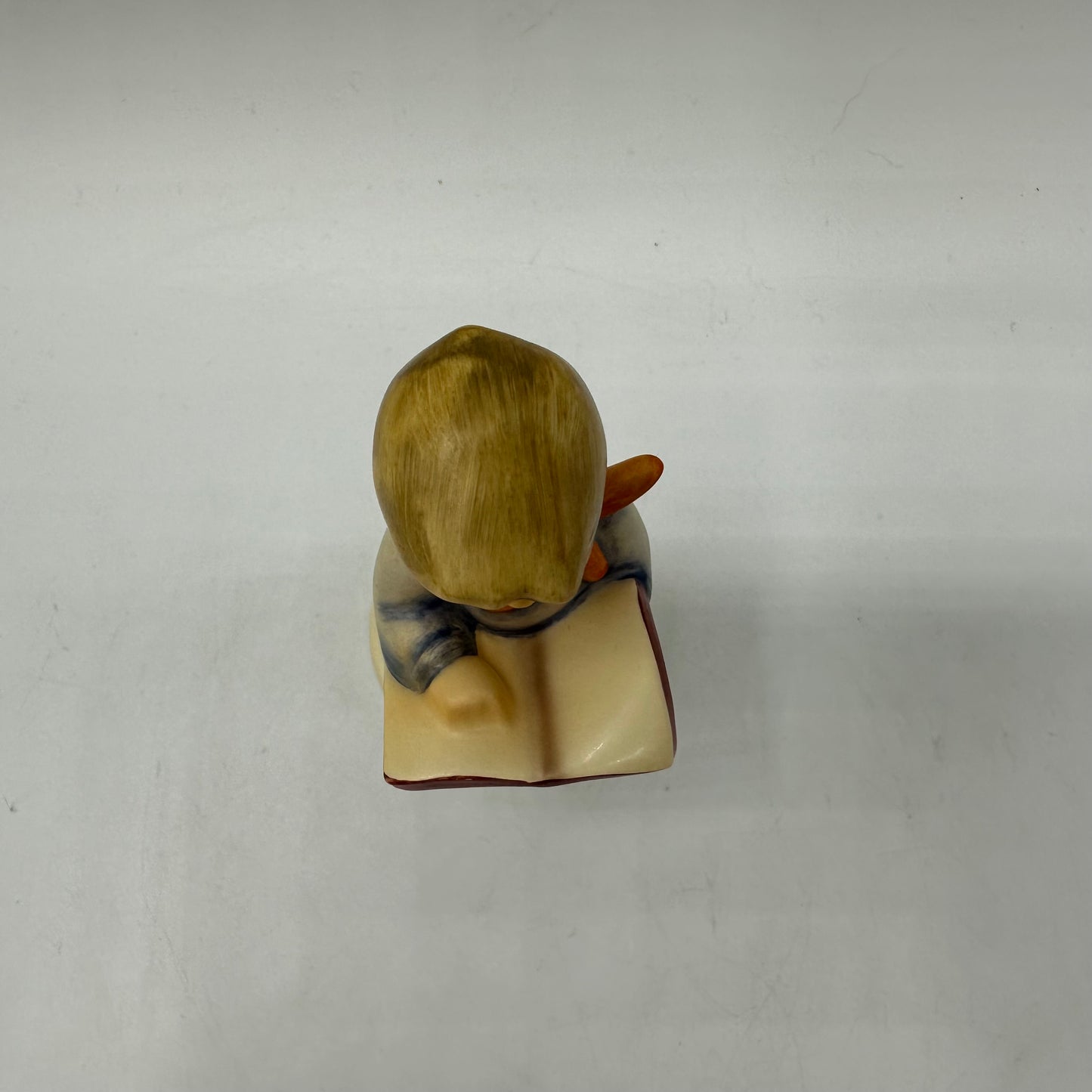 Goebel MI Hummel Club Figurine, Year 2000/2001, "Honor Student"#2087/B