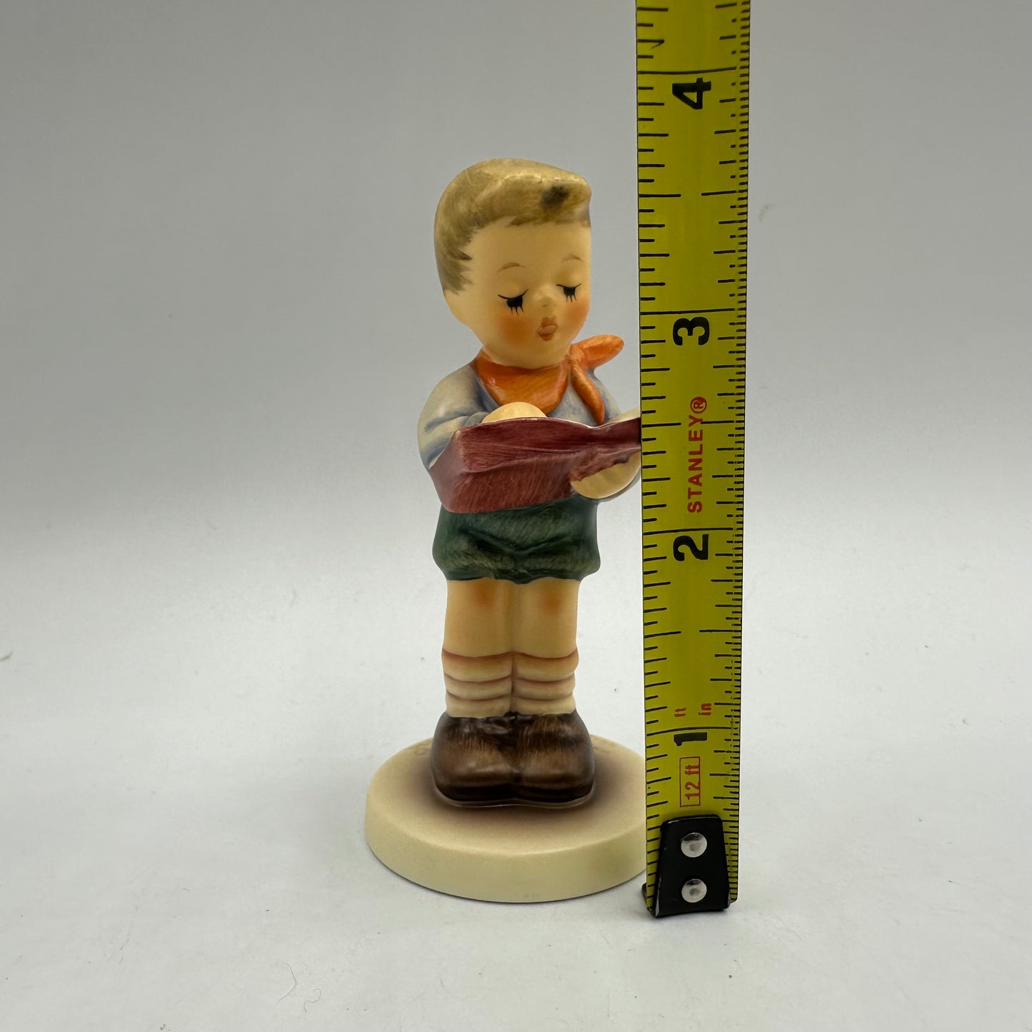 Goebel MI Hummel Club Figurine, Year 2000/2001, "Honor Student"#2087/B