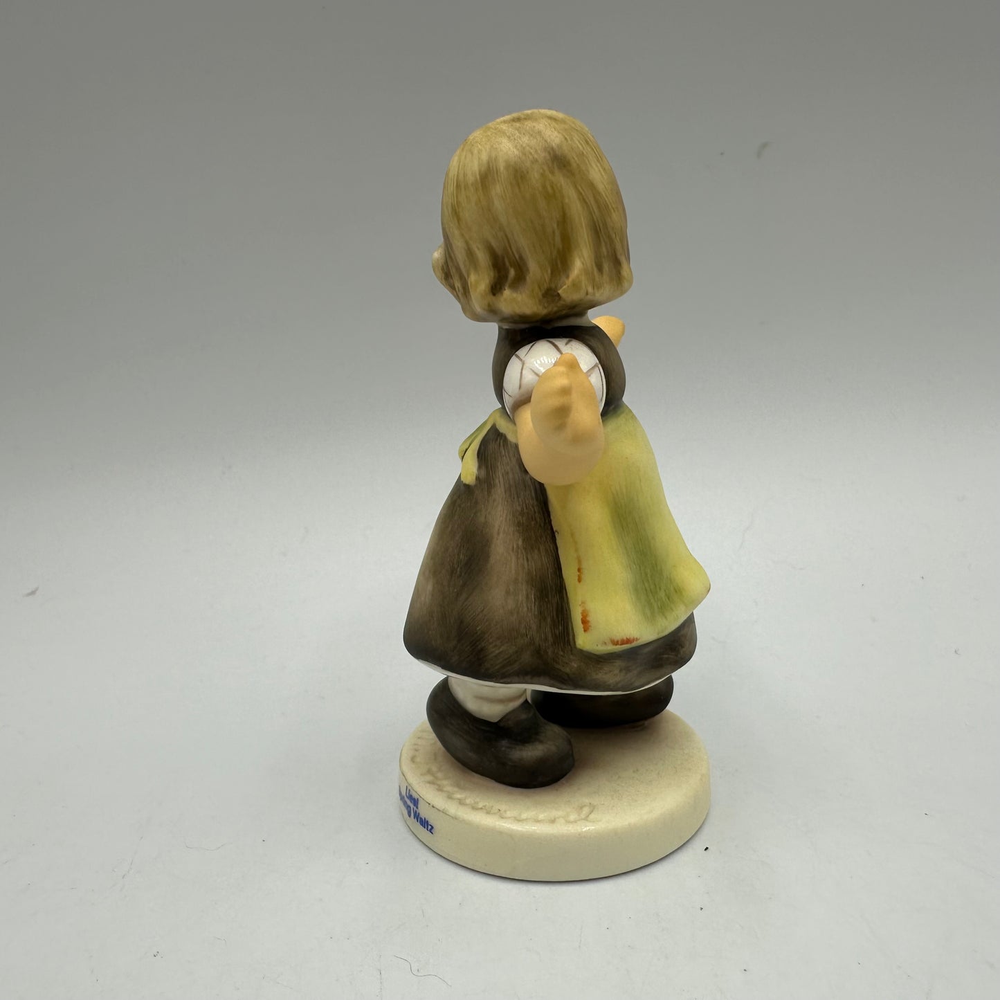 Goebel MI Hummel Club Figurine, Year 2007/08, "Spring Waltz"