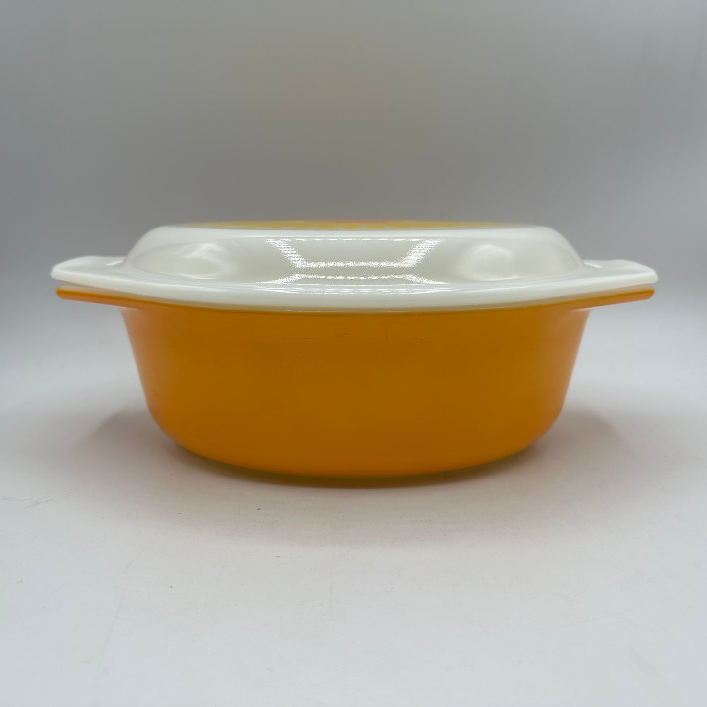 Pyrex Sunburst Daisy 1 1/2 Qt 043 1970s