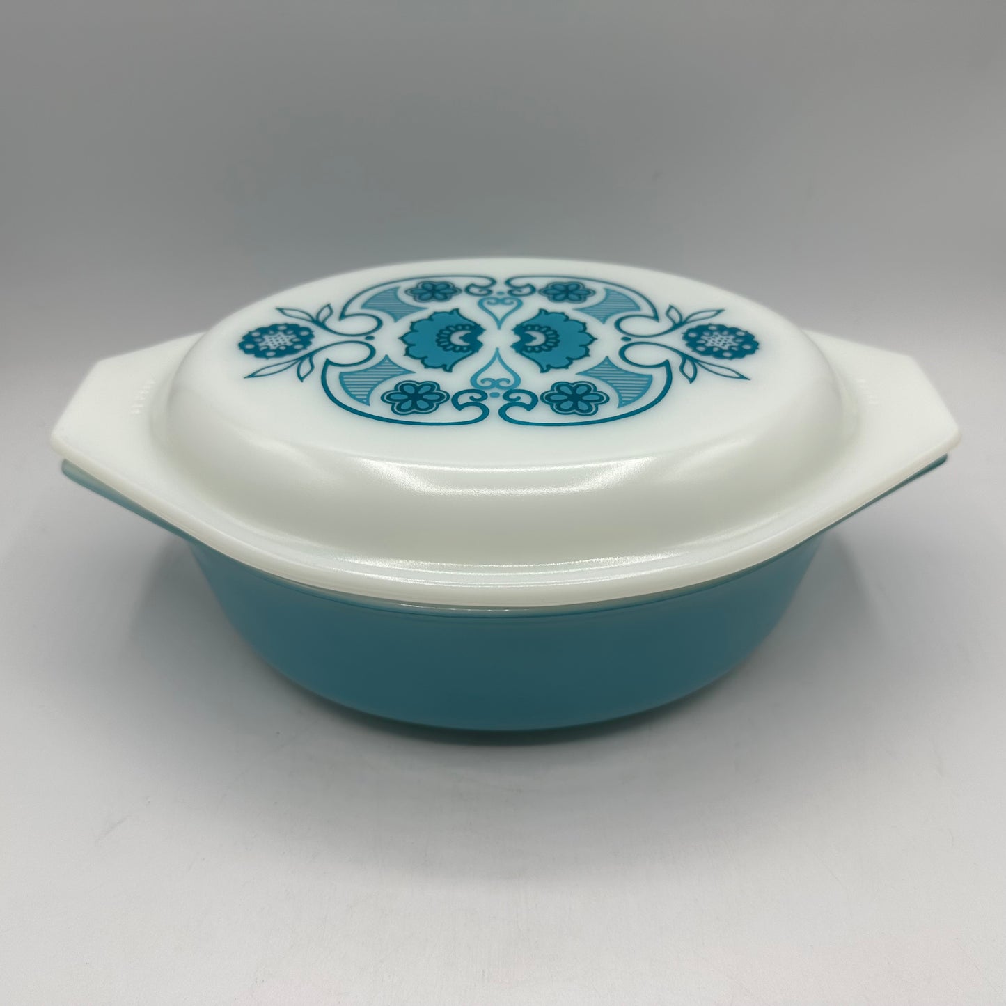 Pyrex Blue Horizon 1.5 Qt 043 1970s