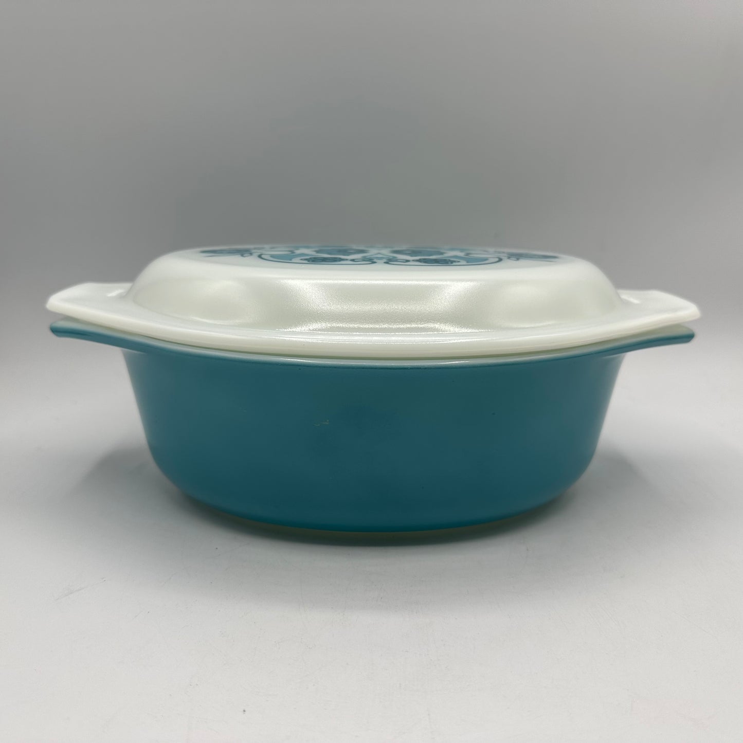 Pyrex Blue Horizon 1.5 Qt 043 1970s