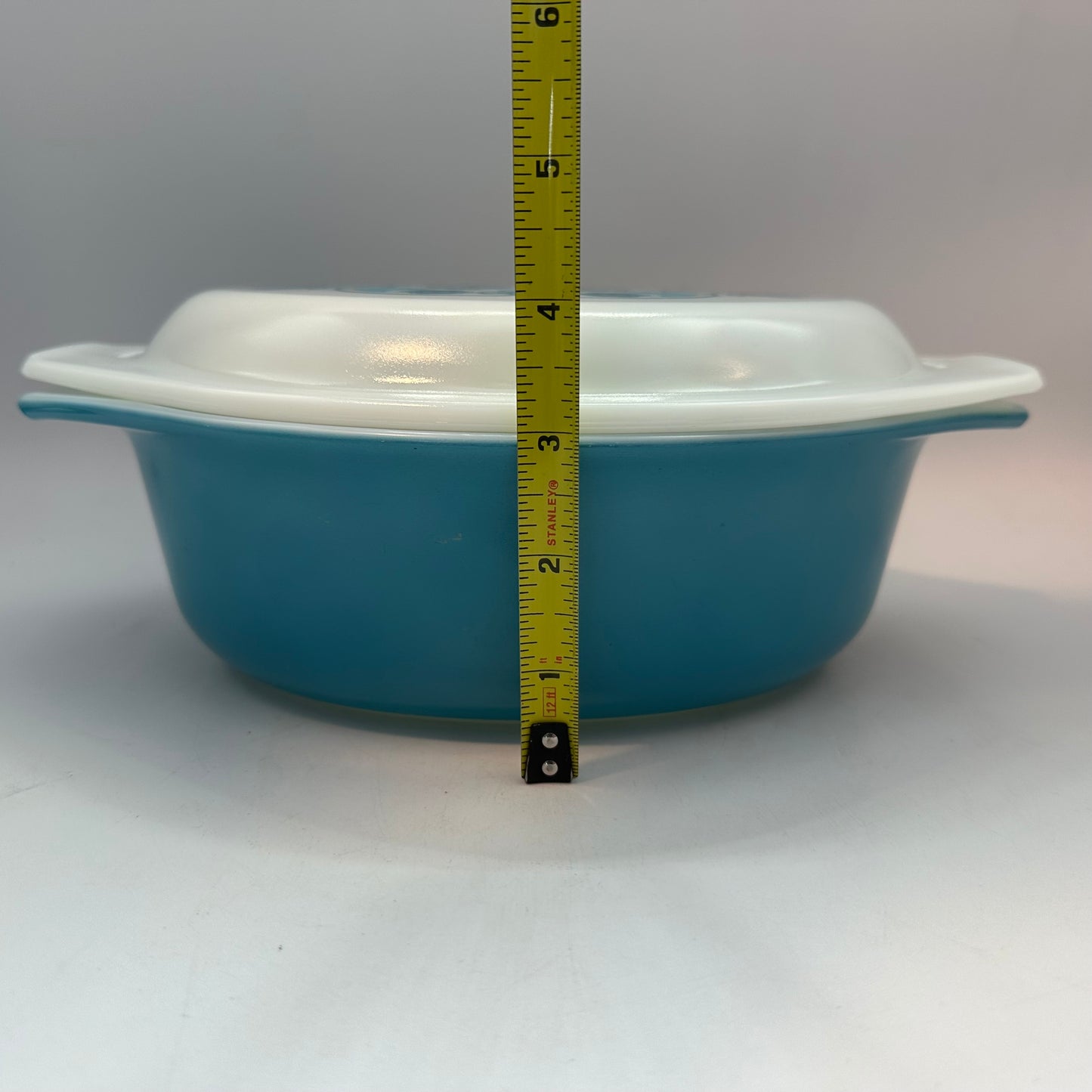 Pyrex Blue Horizon 1.5 Qt 043 1970s