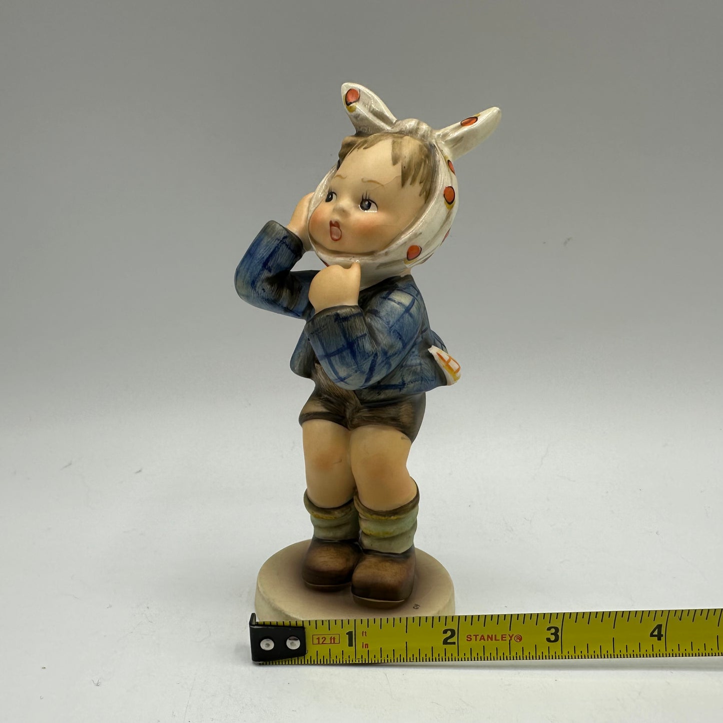 Goebel Hummel Figurine "Boy With Toothache" 5 1/2" TMK-6