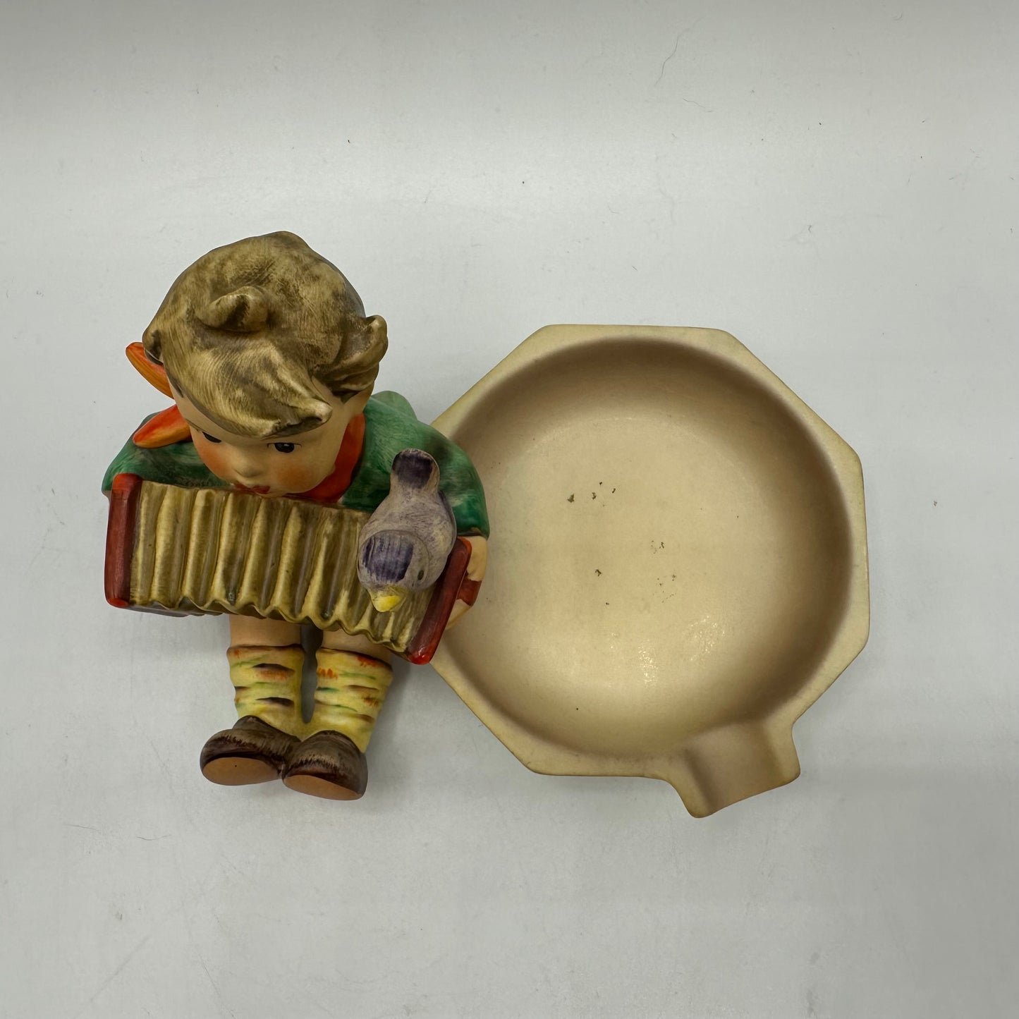 Goebel Hummel Figurine Ashtray "Let's Sing" TMK-3