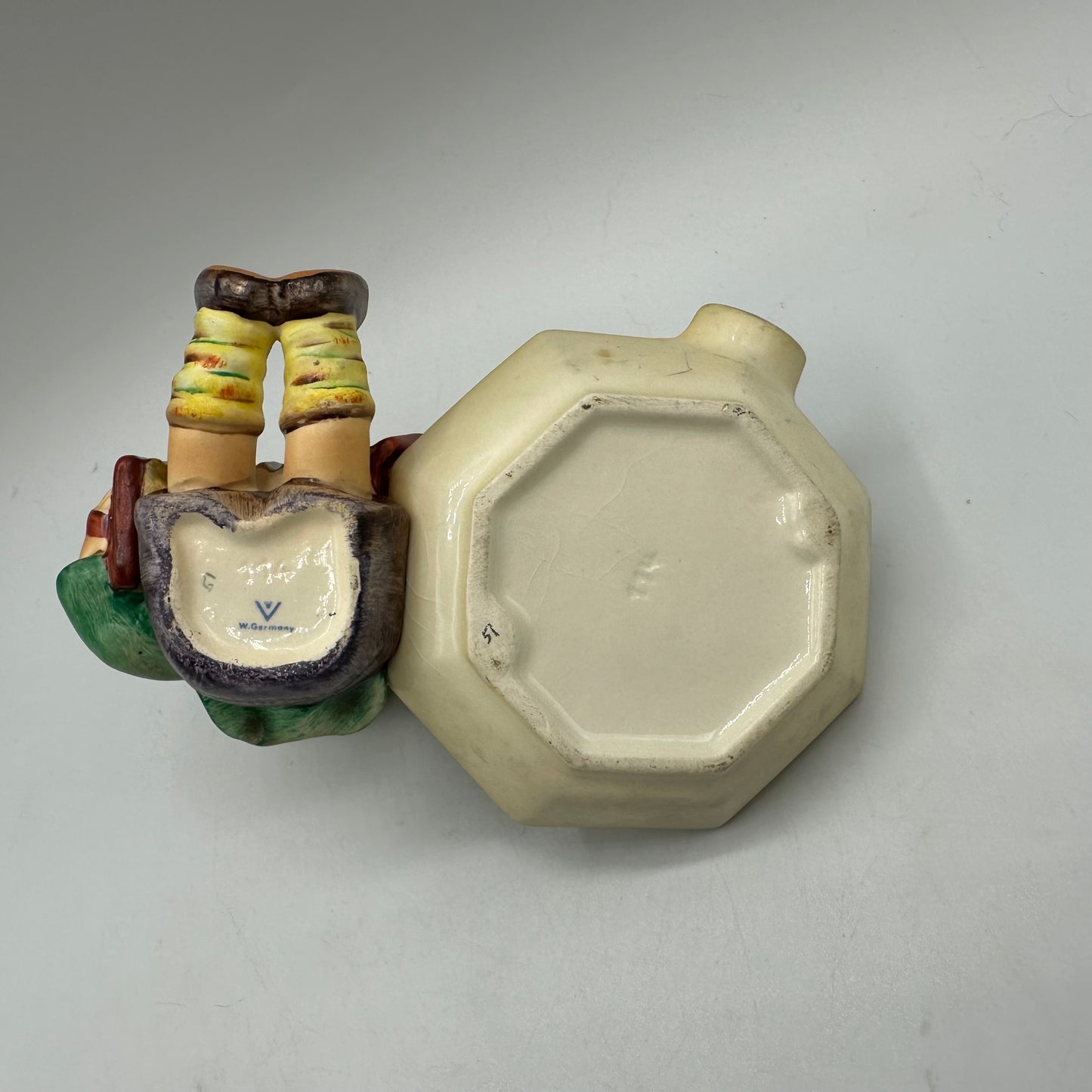 Goebel Hummel Figurine Ashtray "Let's Sing" TMK-3