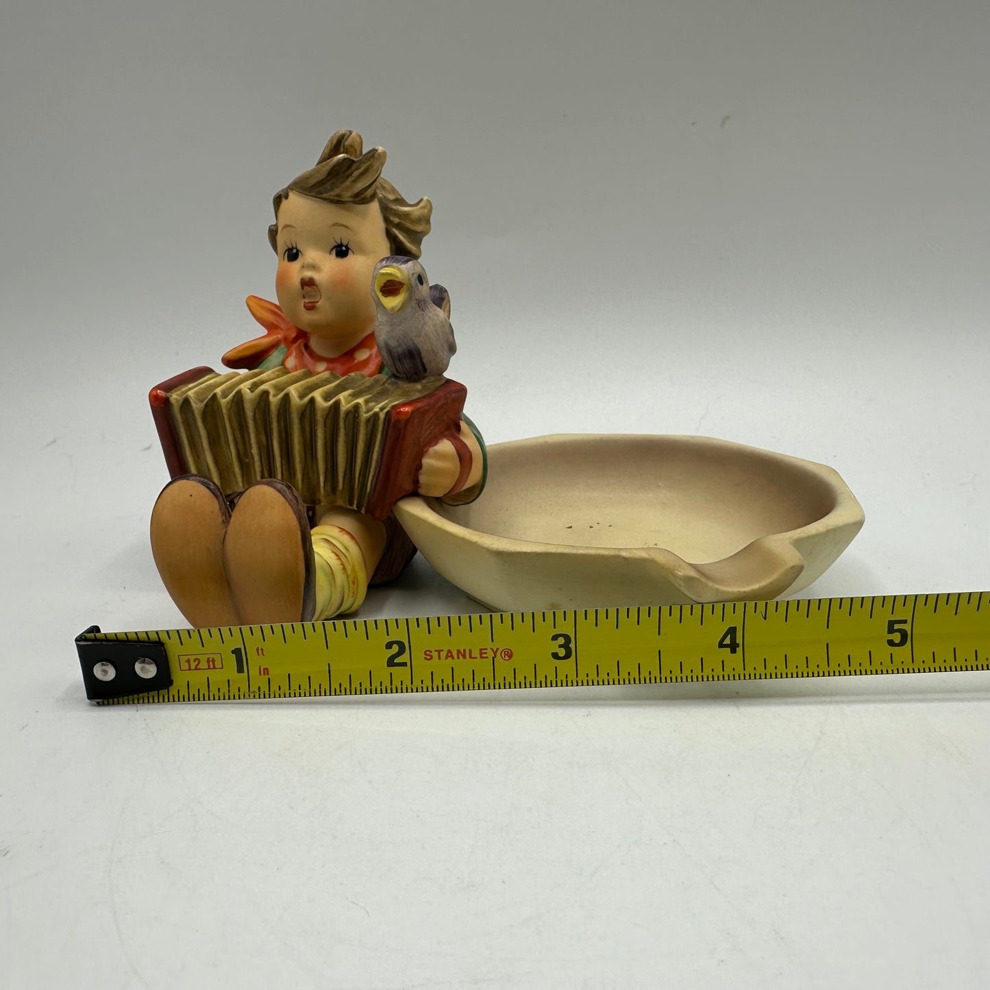 Goebel Hummel Figurine Ashtray "Let's Sing" TMK-3