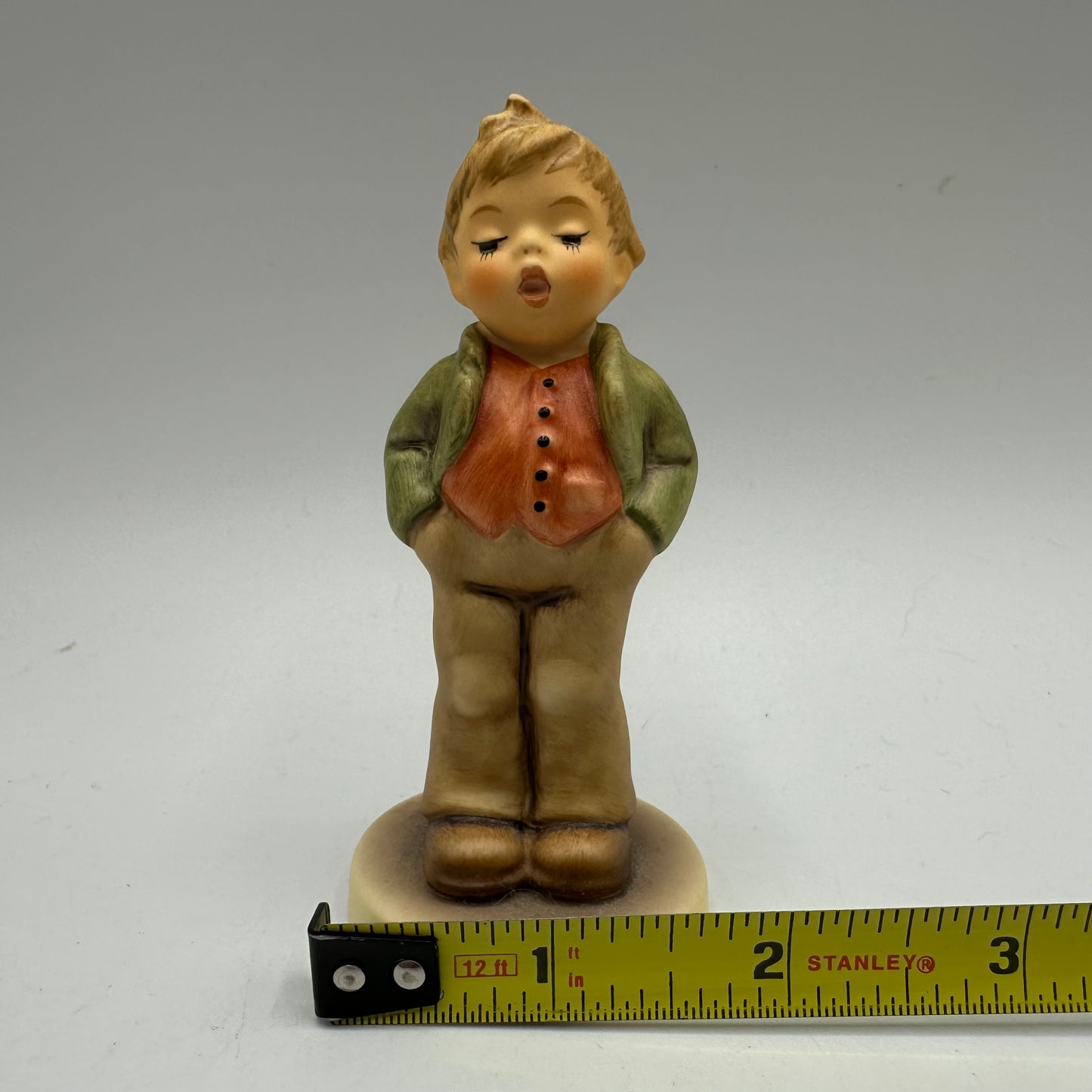 Goebel MI Hummel Club Figurine, Year 2005/2006,  "Steadfast Soprano"