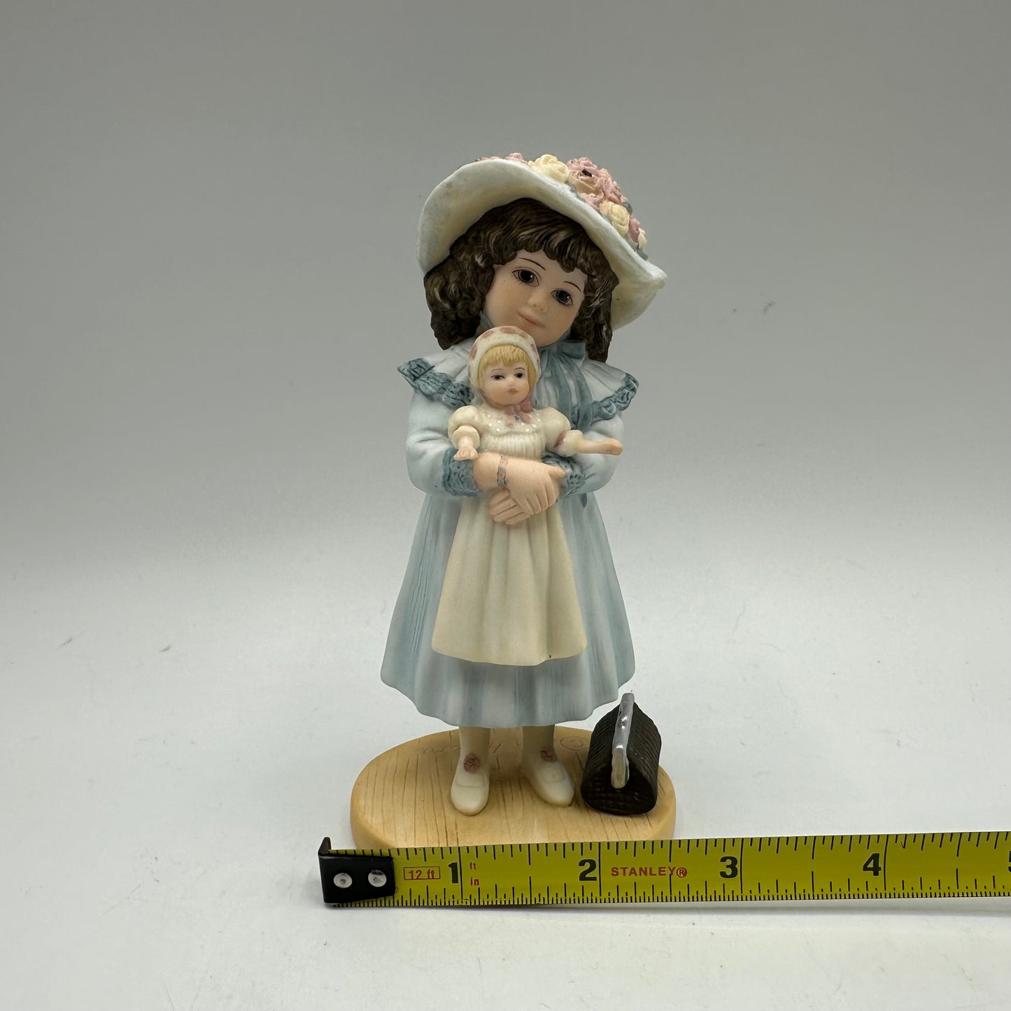 Jan Hagara Figurine "Audrey" C22326 Club Edition