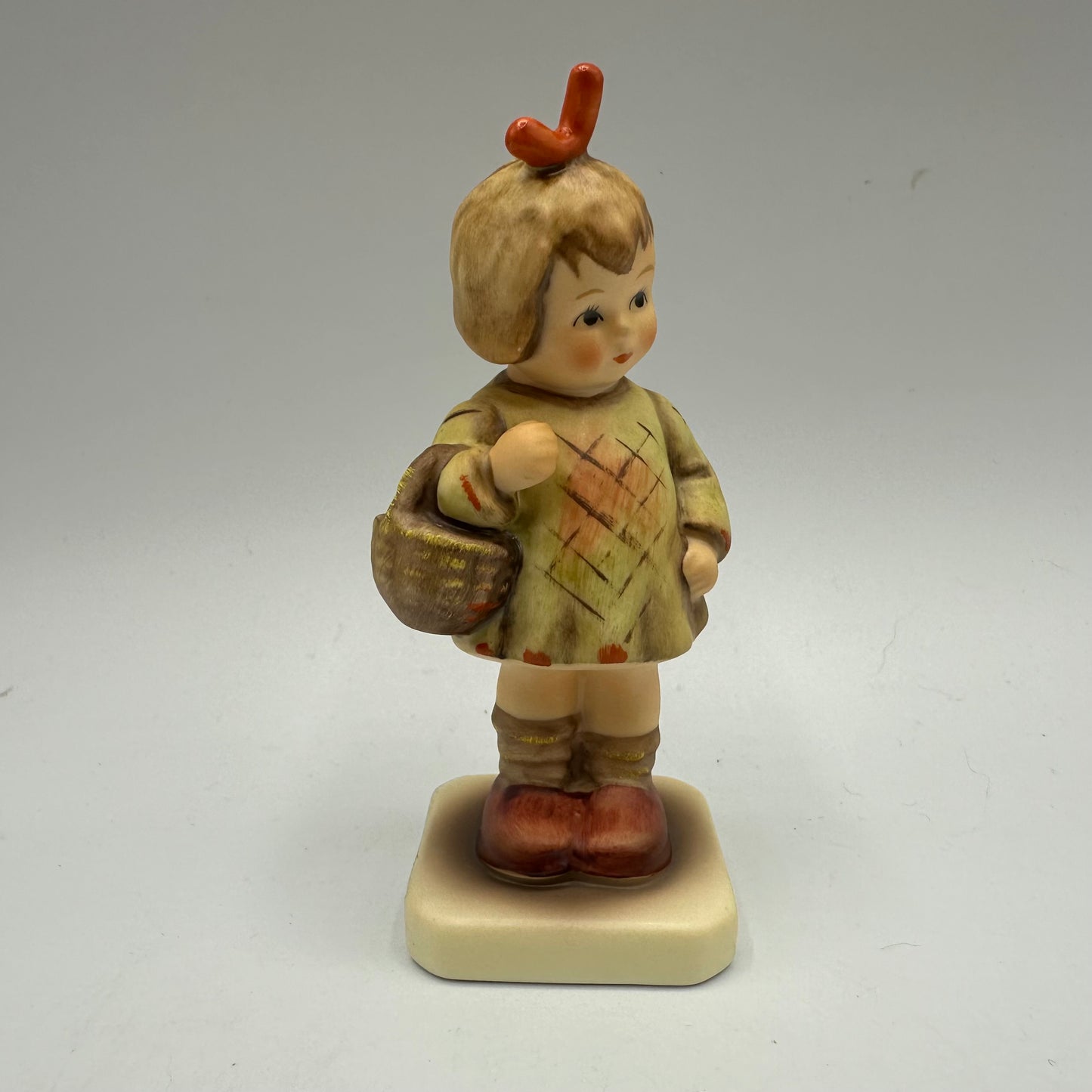 Goebel MI Hummel Club Figurine, "I brought you a gift"