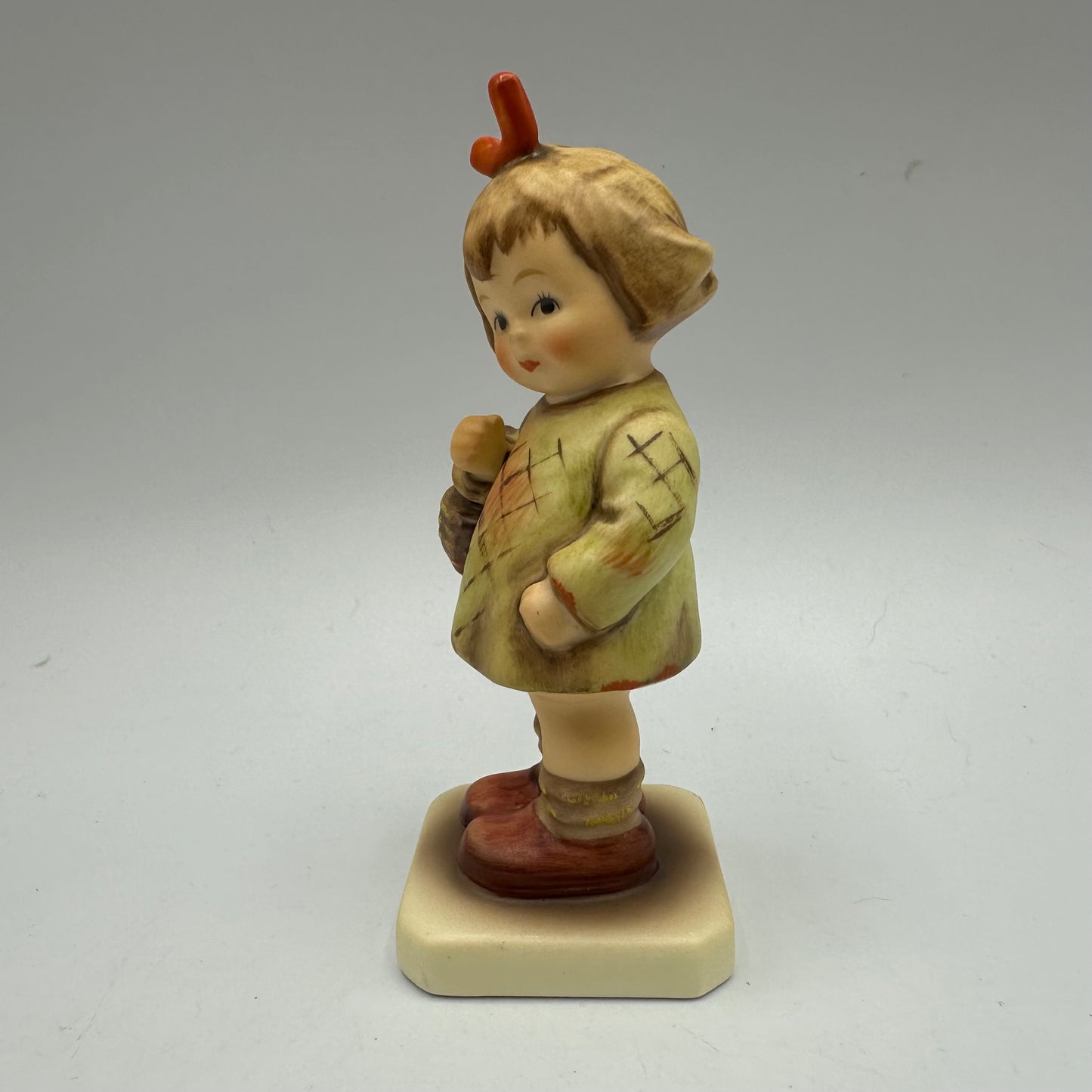 Goebel MI Hummel Club Figurine, "I brought you a gift"