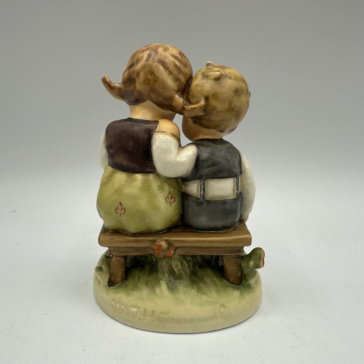 Goebel Hummel Figurine "Smart Little Sister" TMK-5