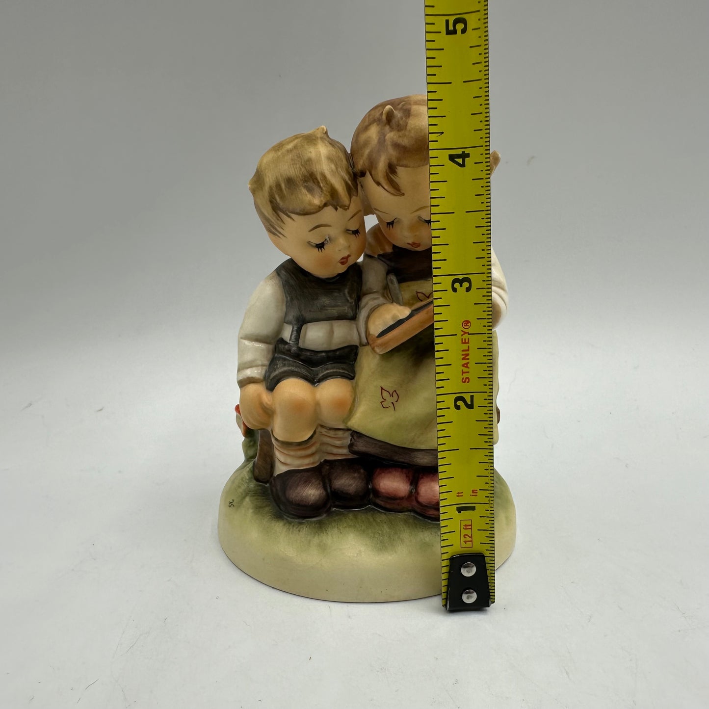 Goebel Hummel Figurine "Smart Little Sister" TMK-5