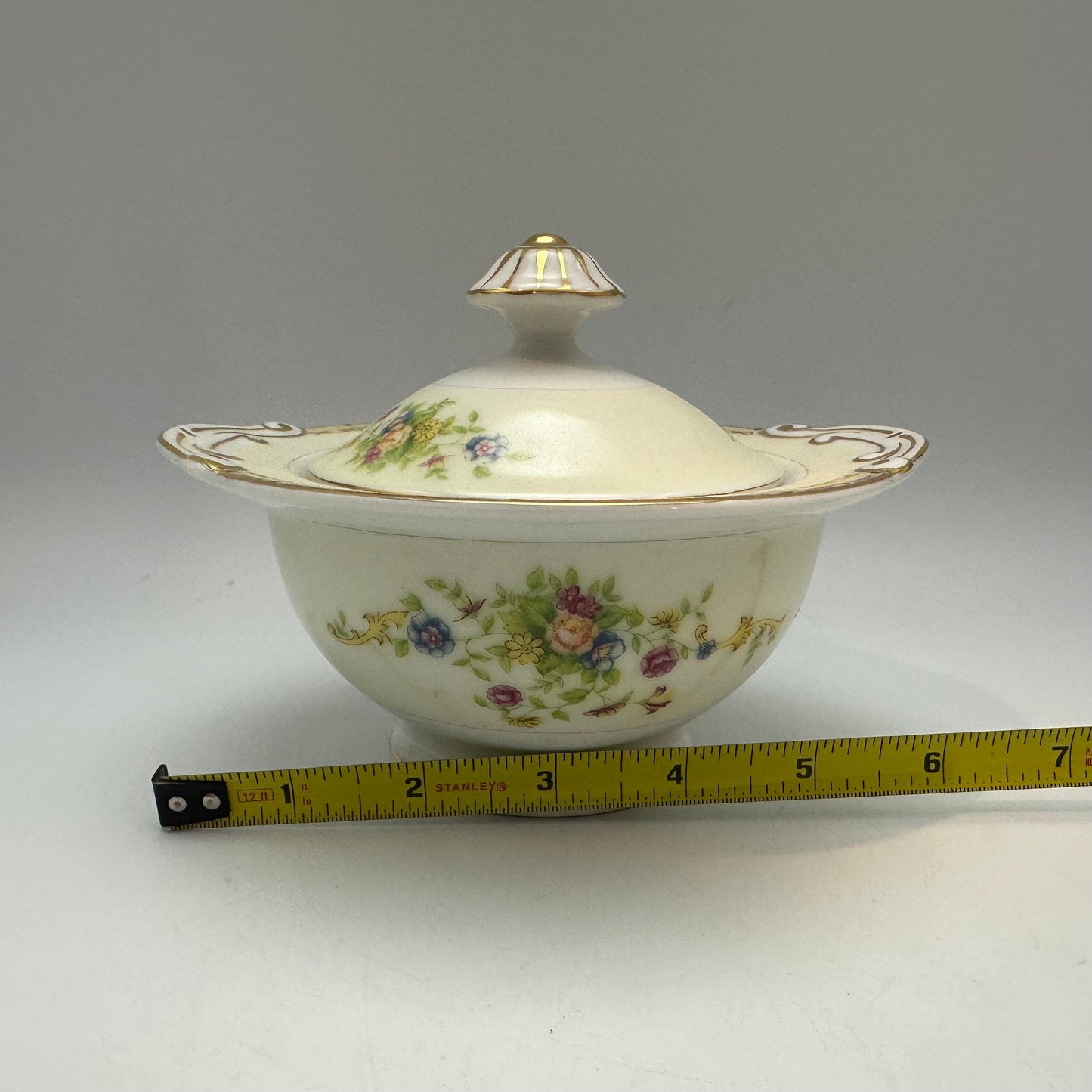 Yamaka China Sugar Bowl With Lid, YAM6 Pattern