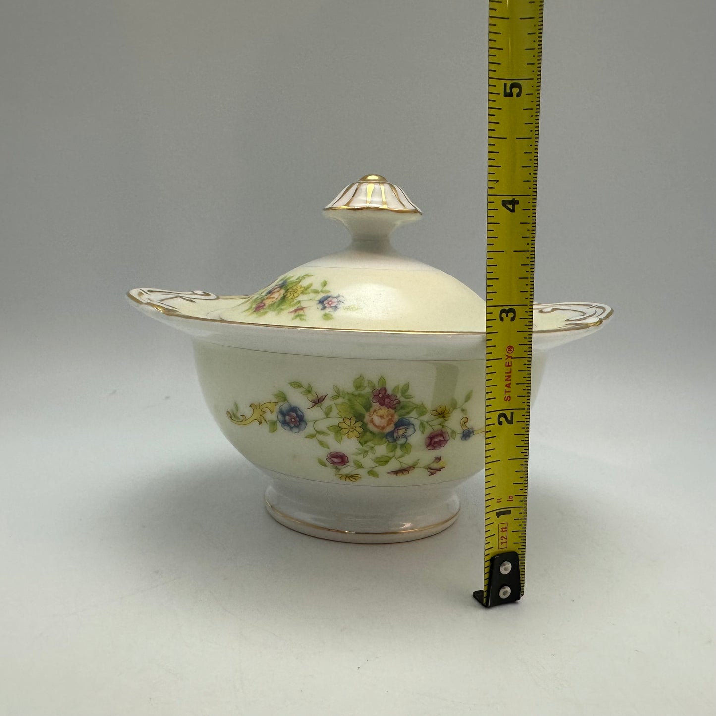 Yamaka China Sugar Bowl With Lid, YAM6 Pattern