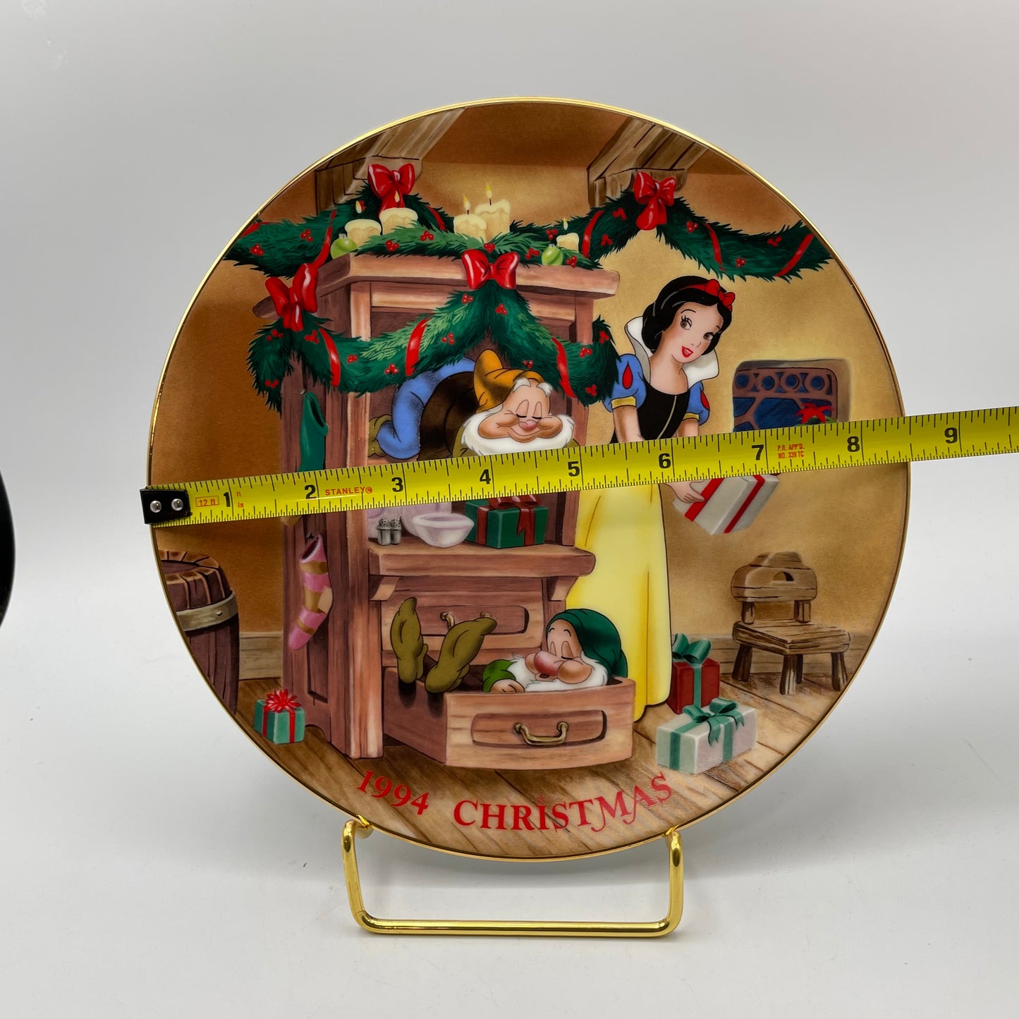 Grolier Christmas Collectors Plate, 1994 "Christmas Dreams"