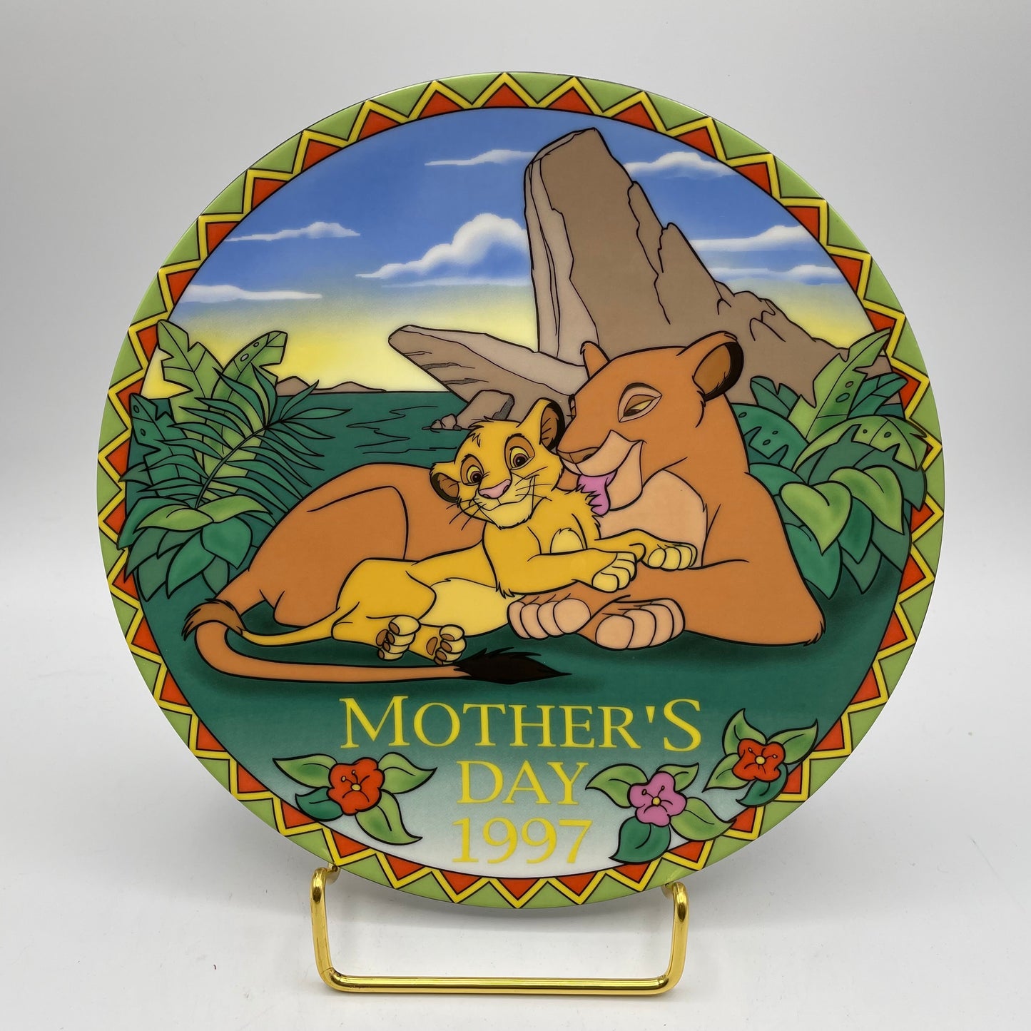 Grolier Mothers Day Collectors Plate, 1997, "A Mother's Love"