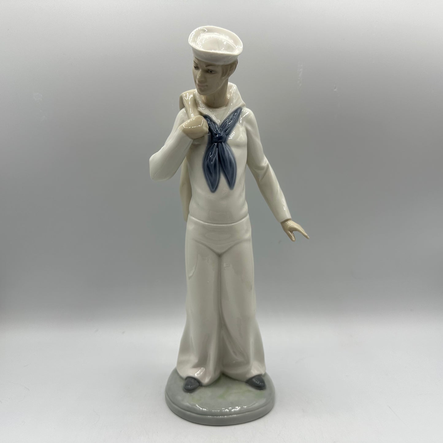 Nao by Lladro Porcelain Figurine A Long Journey # 429 Retired