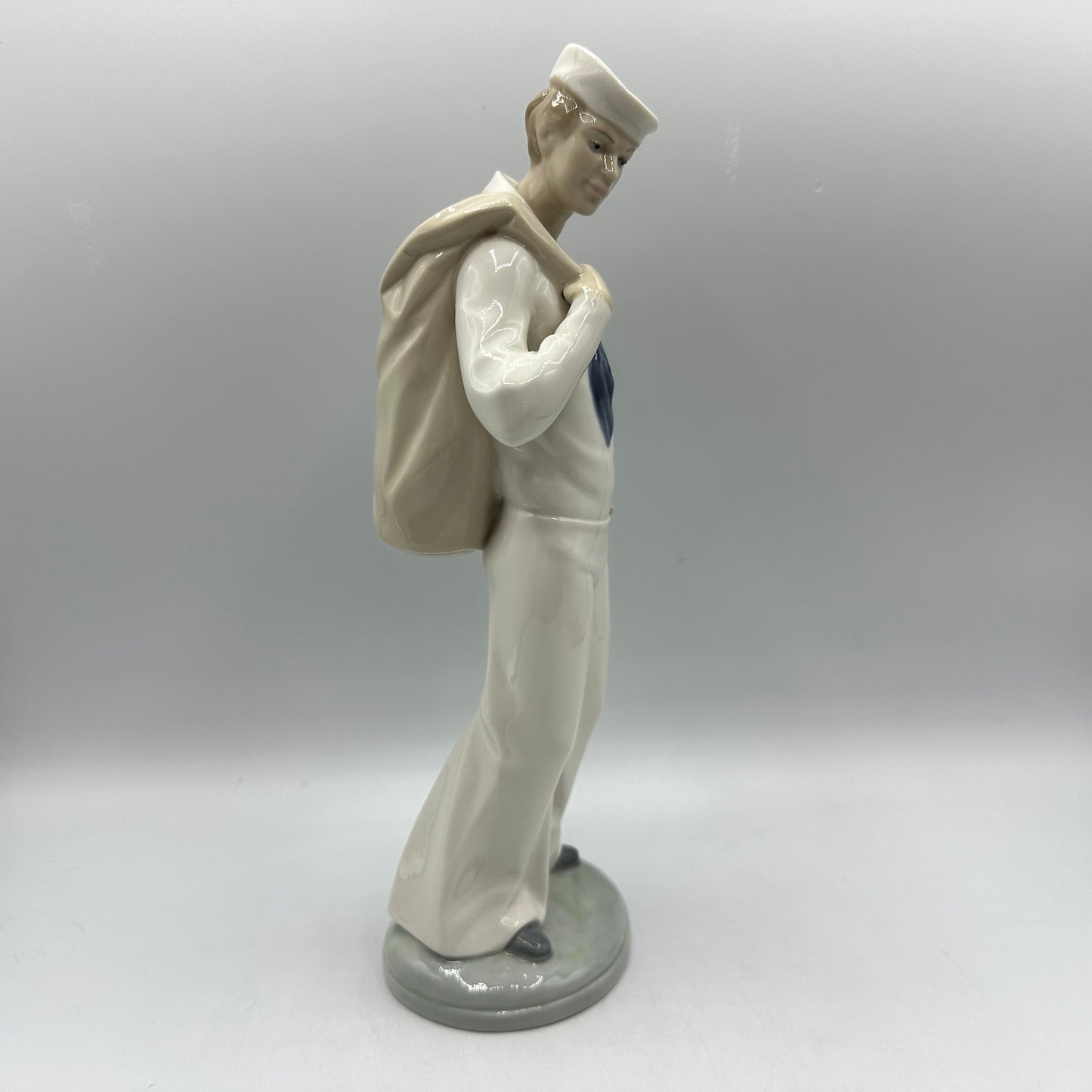 Nao by Lladro Porcelain Figurine A Long Journey # 429 Retired