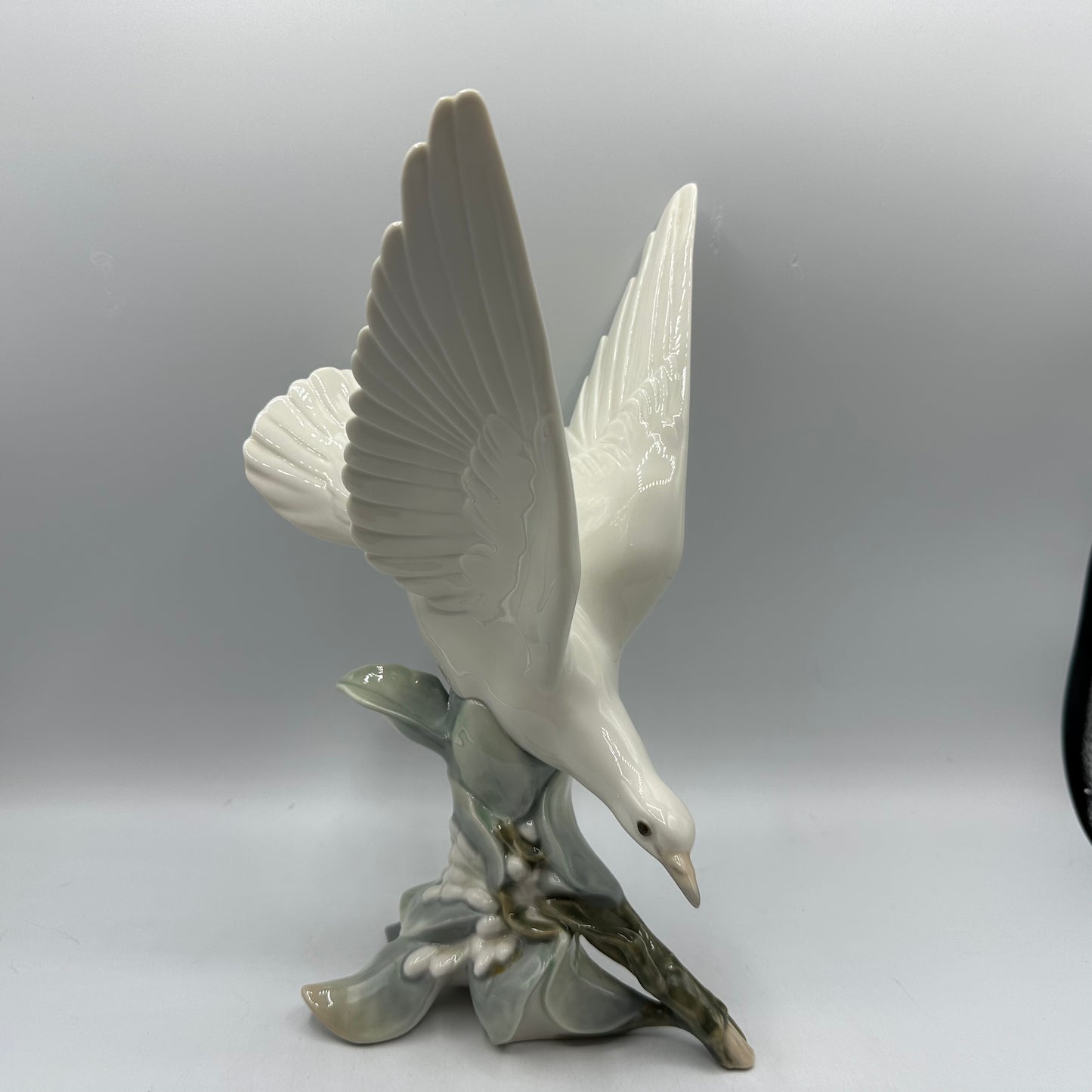 Lladro Porcelain Figurine Turtle Dove #4550 Retired