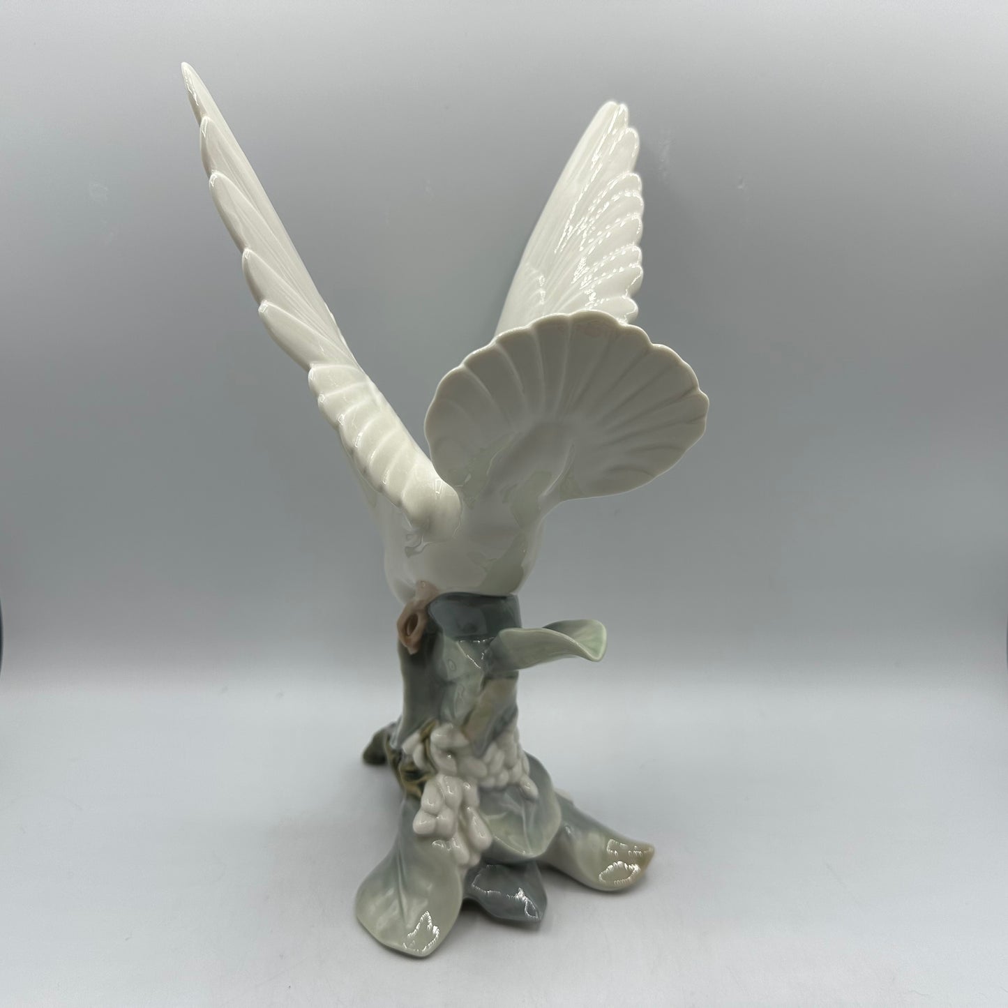 Lladro Porcelain Figurine Turtle Dove #4550 Retired