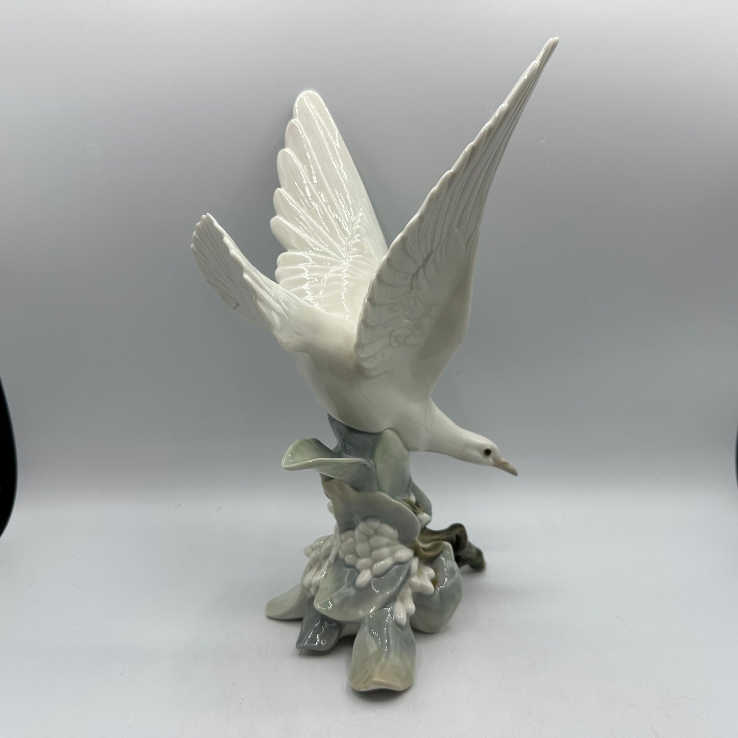 Lladro Porcelain Figurine Turtle Dove #4550 Retired