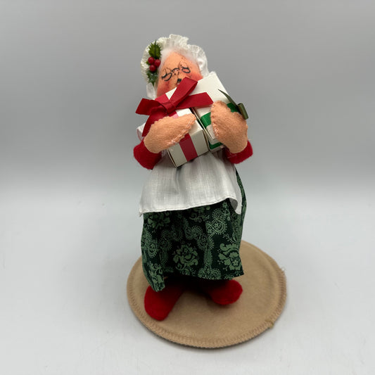 Annalee Mobilitee Dolls Mrs Santa Claus 1991
