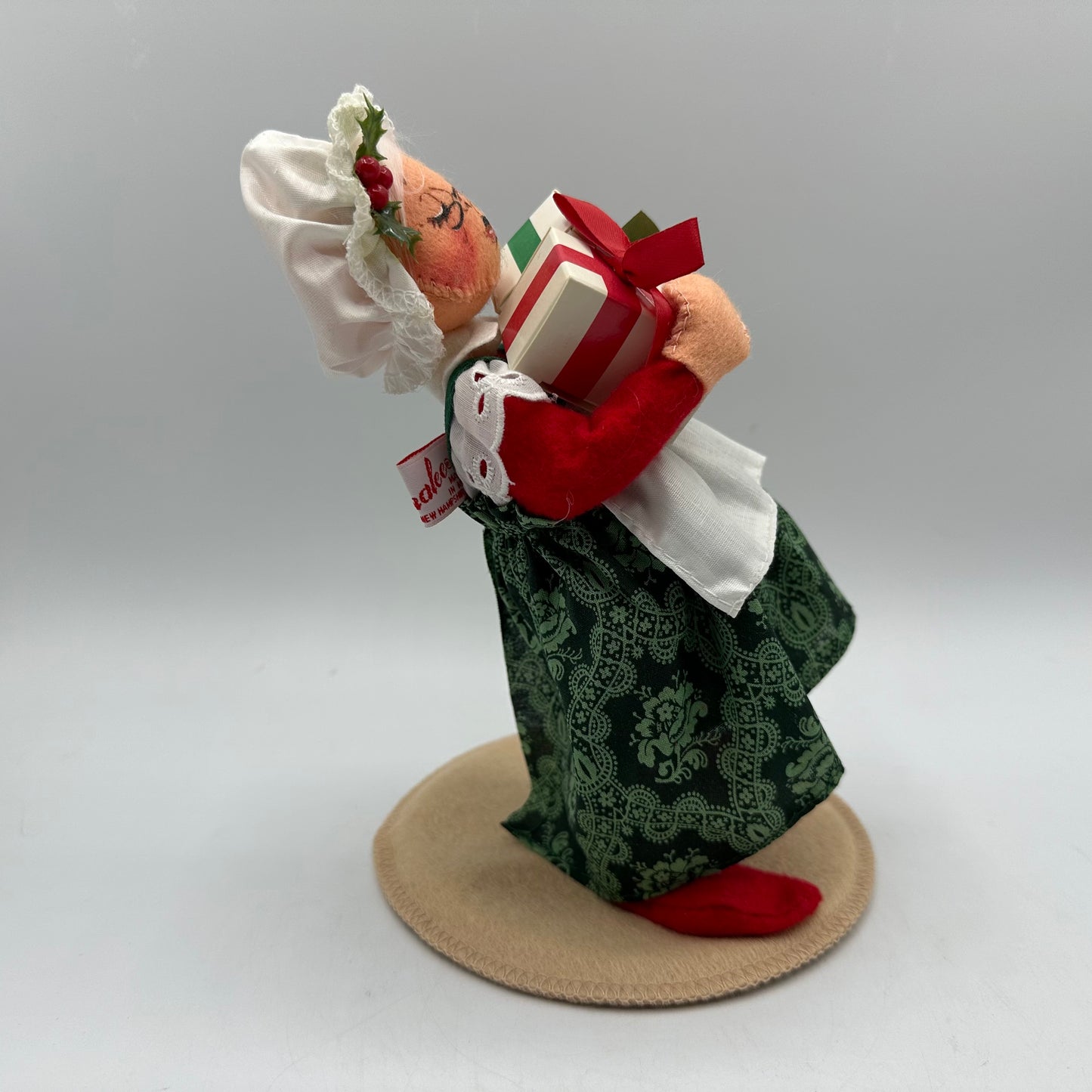 Annalee Mobilitee Dolls Mrs Santa Claus 1991