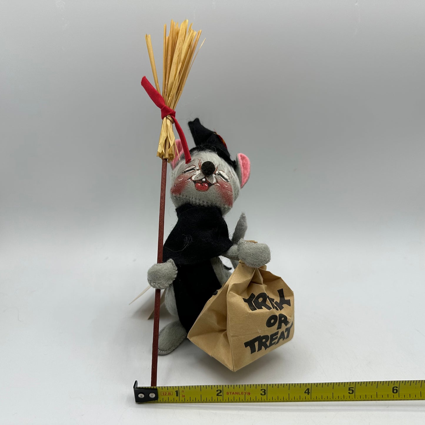 Annalee Mobilitee Dolls Mouse - Witch with Broom and Trick/Treat Bag 1989