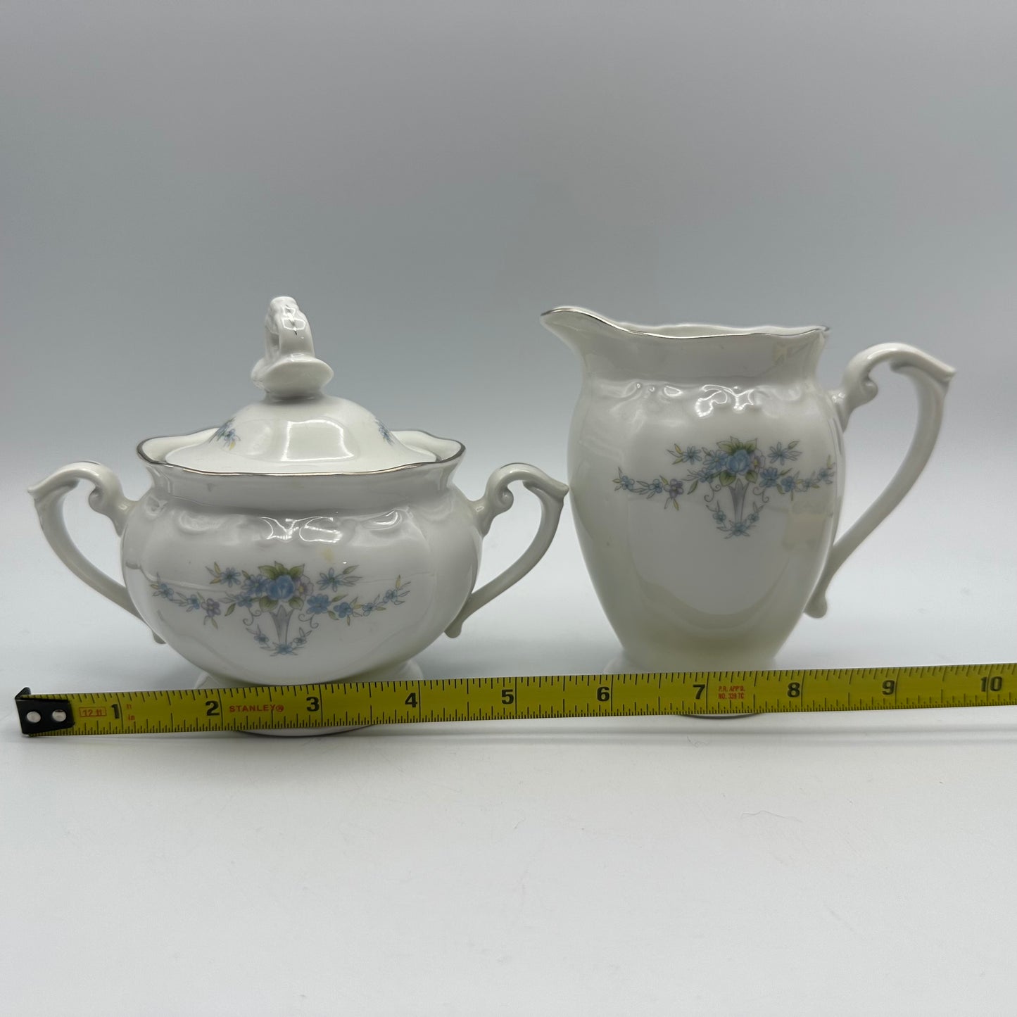 Chodziez Sugar Bowl & Creamer Blue Floral Swag