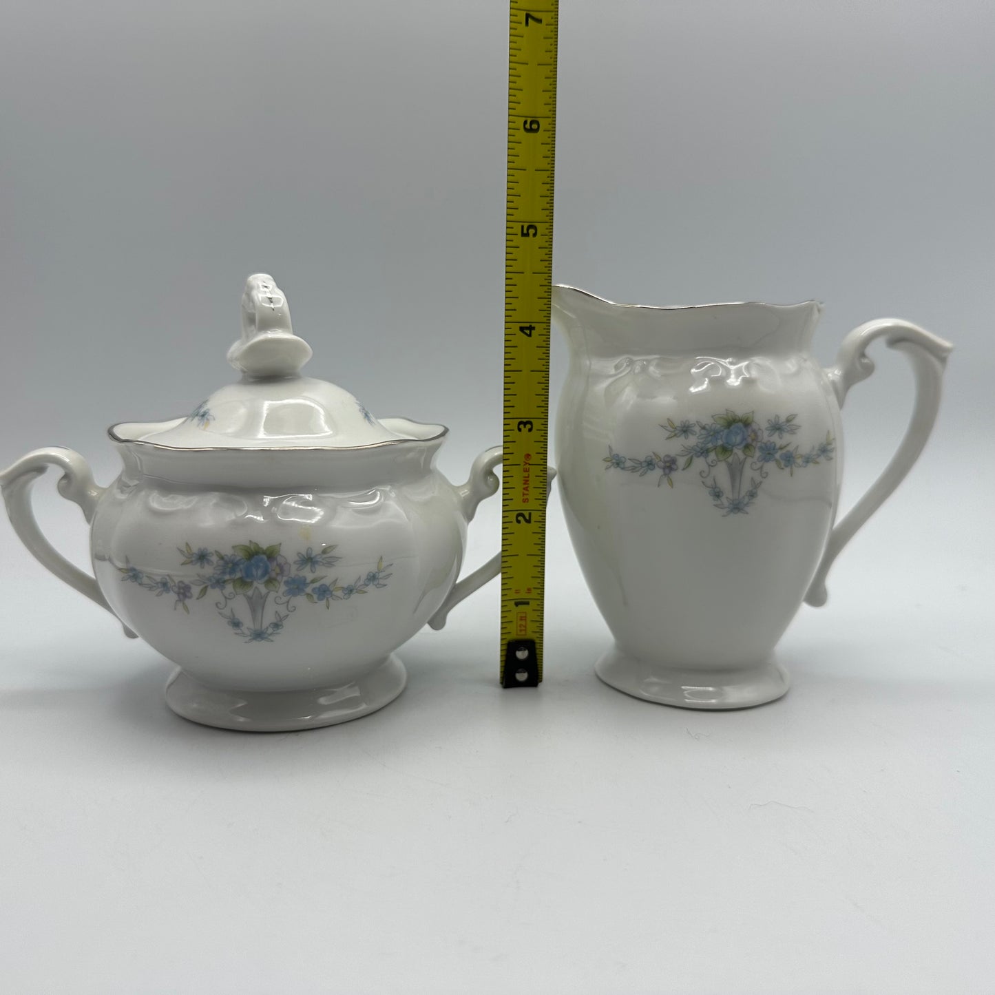 Chodziez Sugar Bowl & Creamer Blue Floral Swag