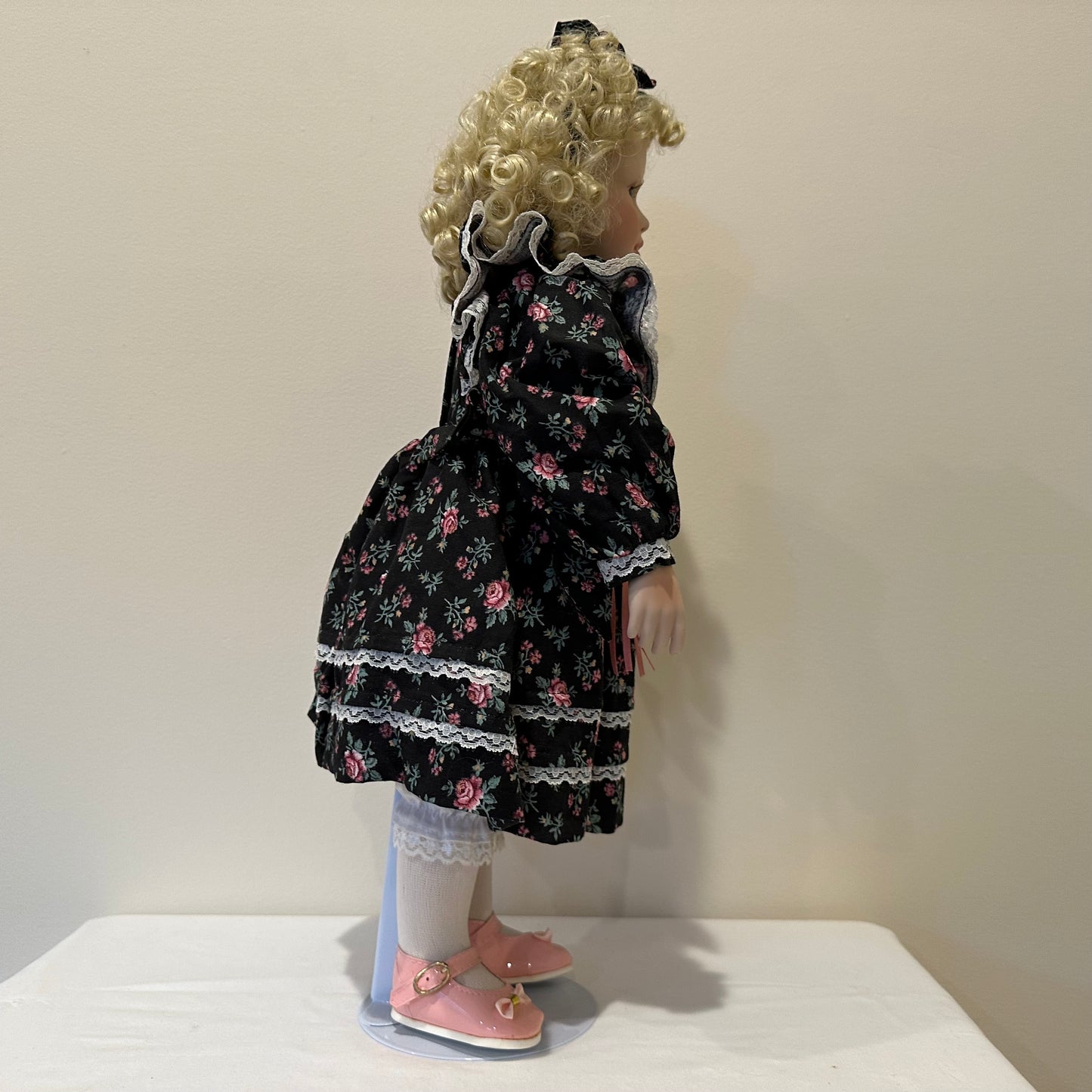 World Gallery of Dolls "Erika" by Laura Colabe