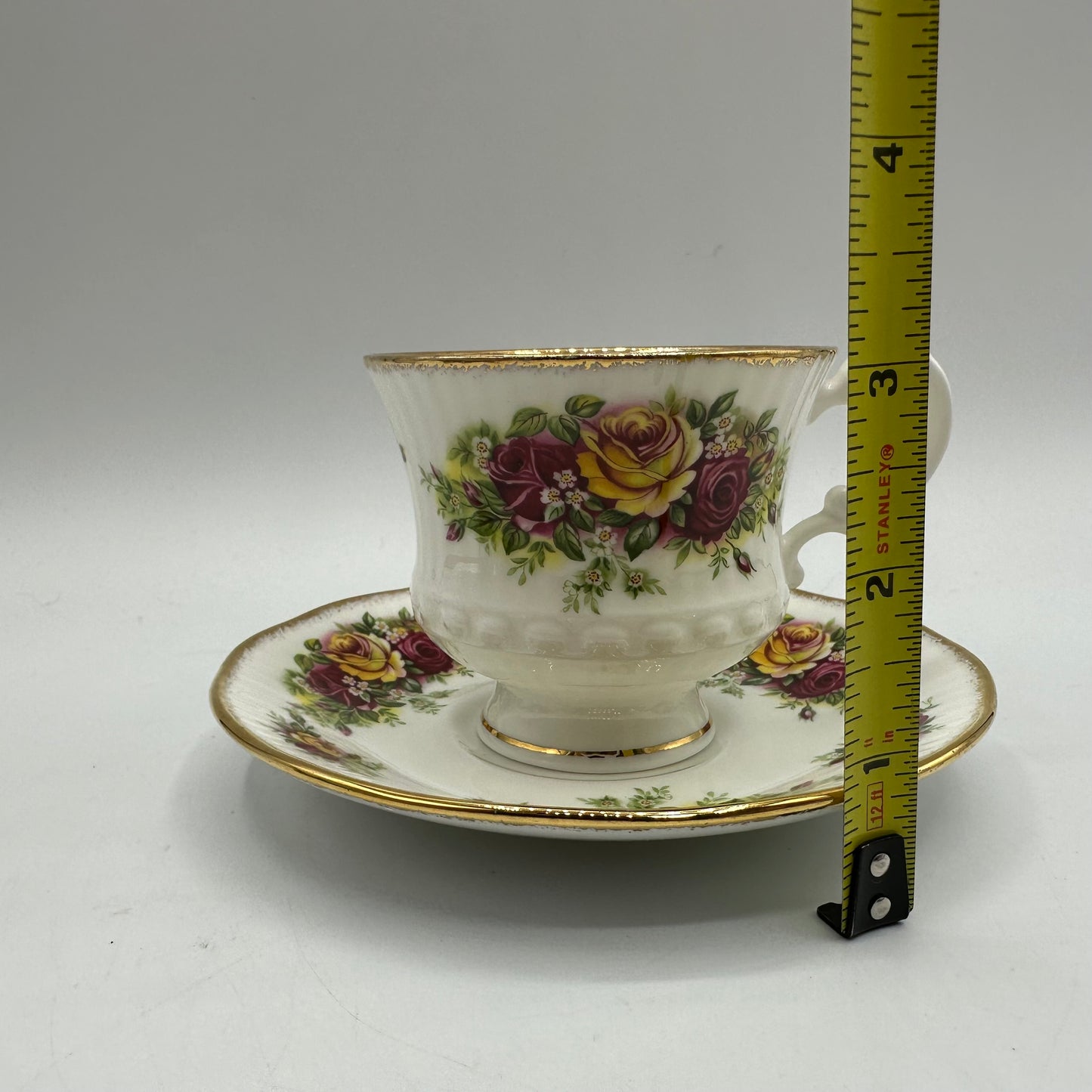 Elizabethan Cup and Saucer English Gardens