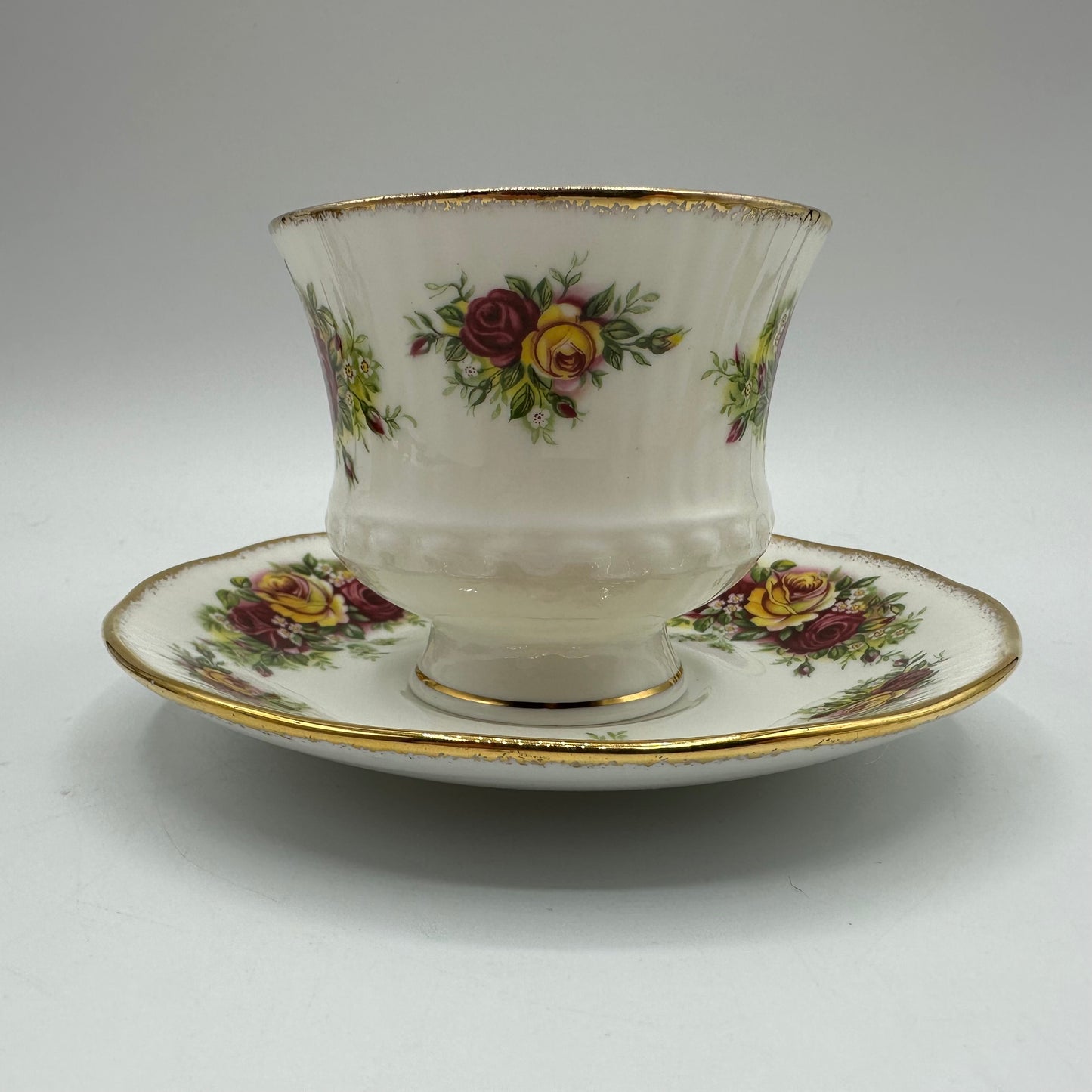 Elizabethan Cup and Saucer English Gardens