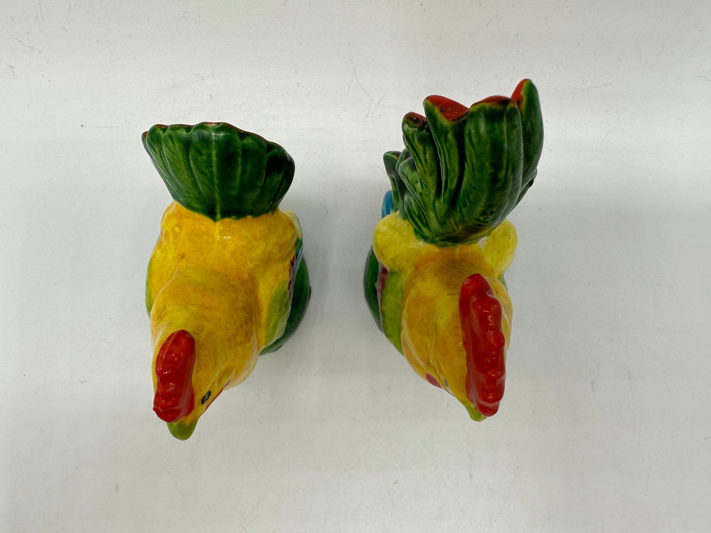 Decorative Rooster/Chicken Salt and Pepper Set With Holder