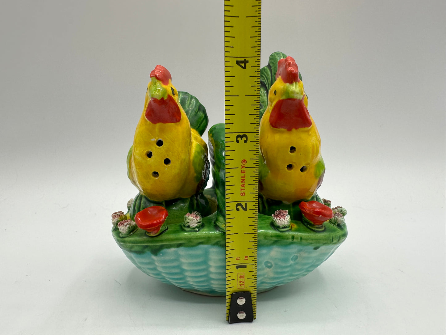 Decorative Rooster/Chicken Salt and Pepper Set With Holder