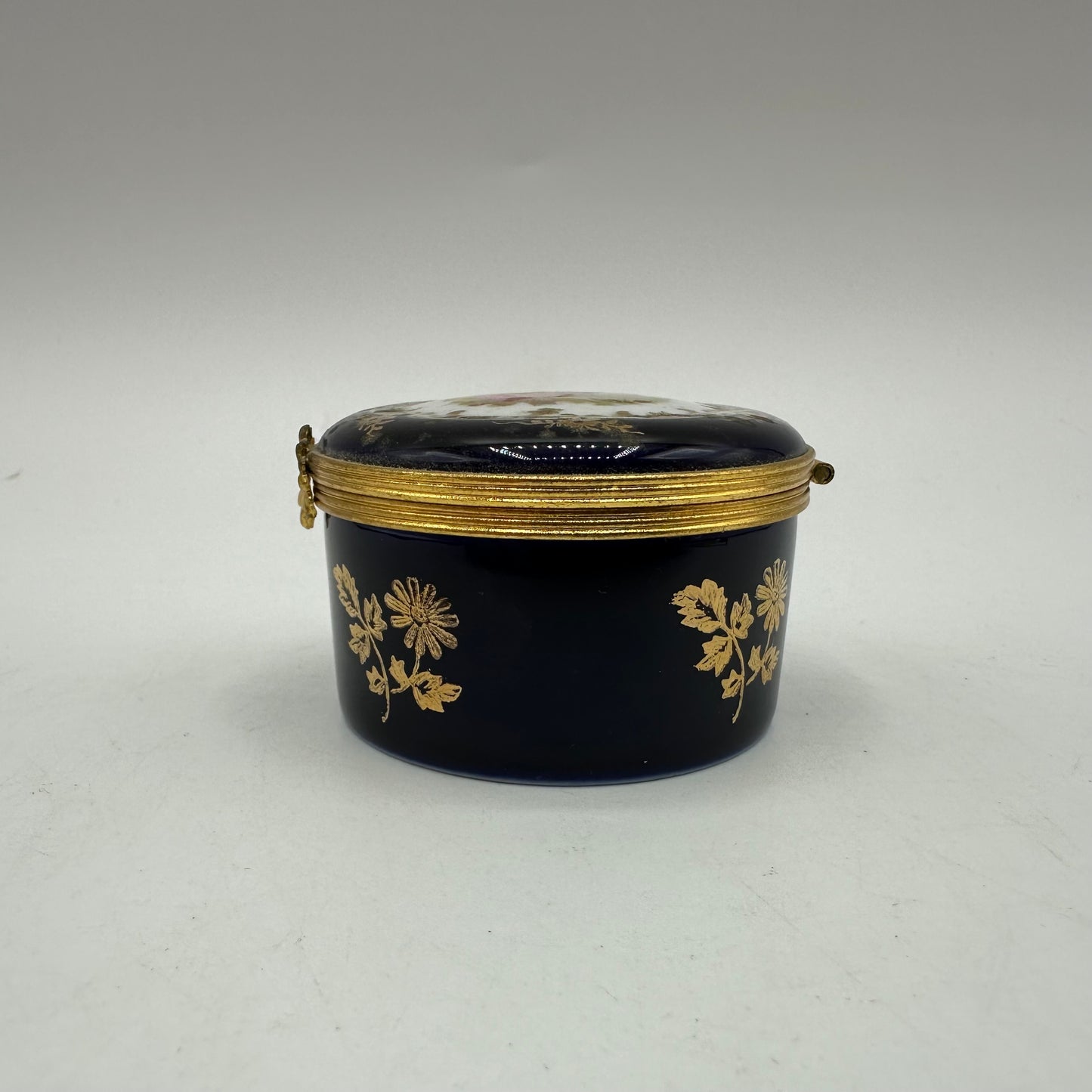 Limoges Castel France 22k Gold Trinket Box, Courting Scene