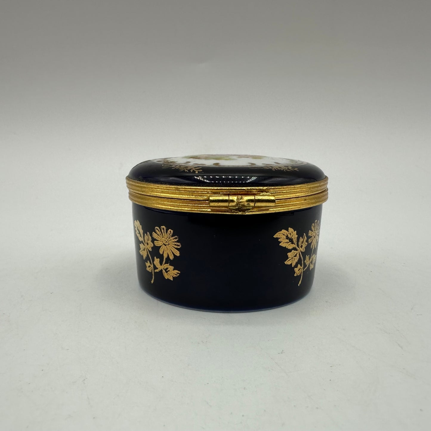 Limoges Castel France 22k Gold Trinket Box, Courting Scene