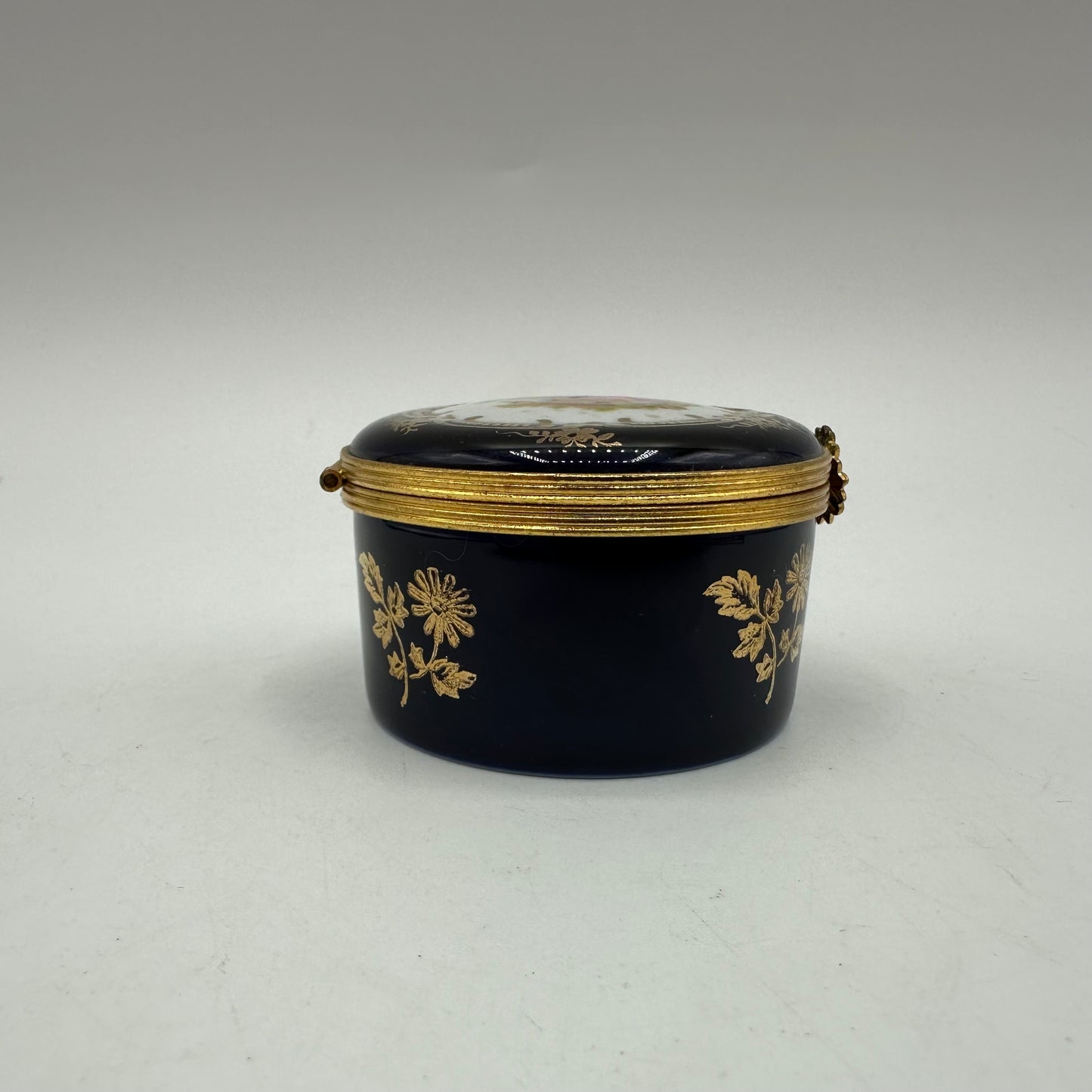 Limoges Castel France 22k Gold Trinket Box, Courting Scene