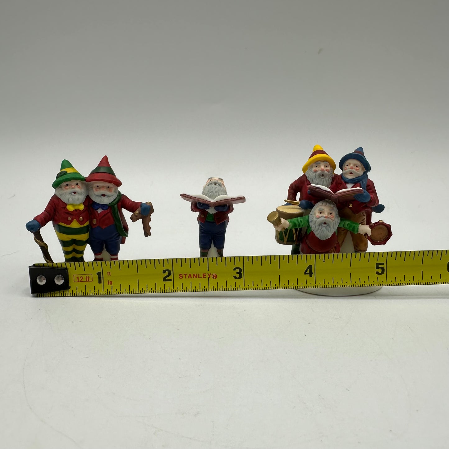 Department 56 Heritage Village Sing a Song for Santa Figurines