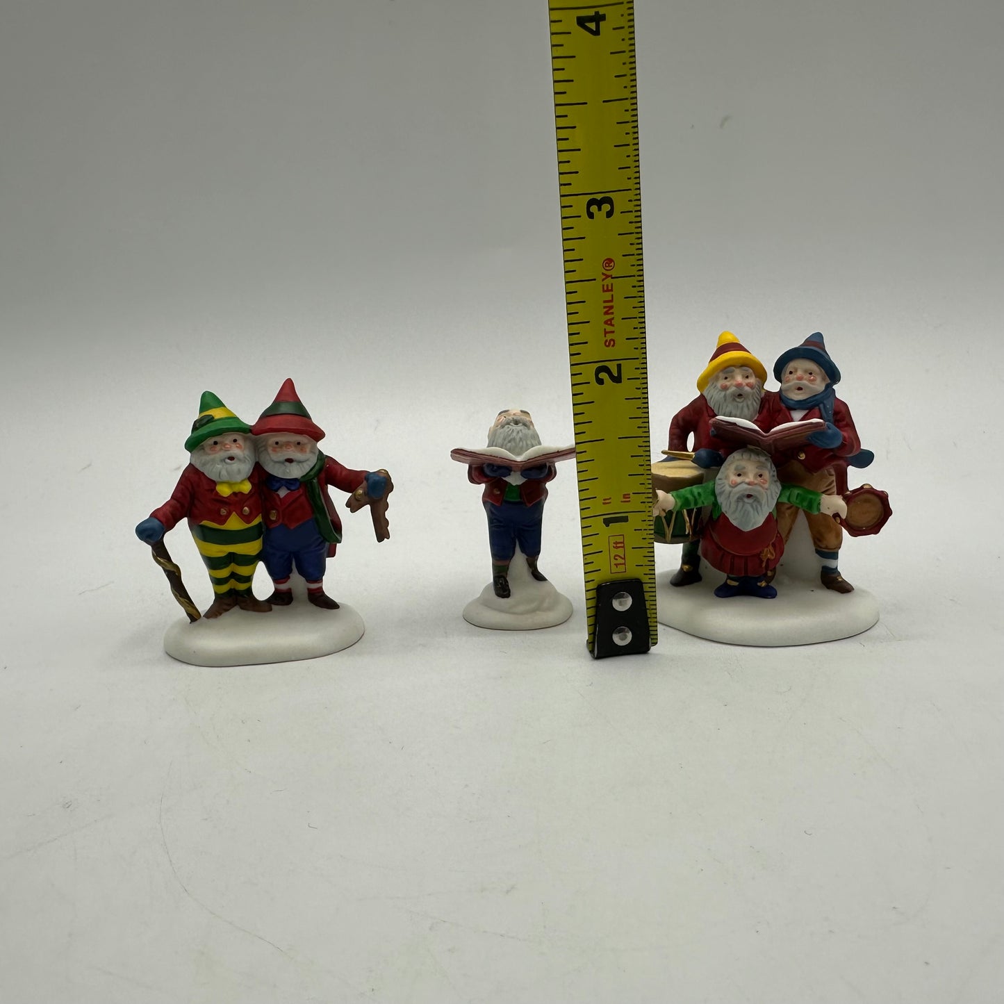 Department 56 Heritage Village Sing a Song for Santa Figurines