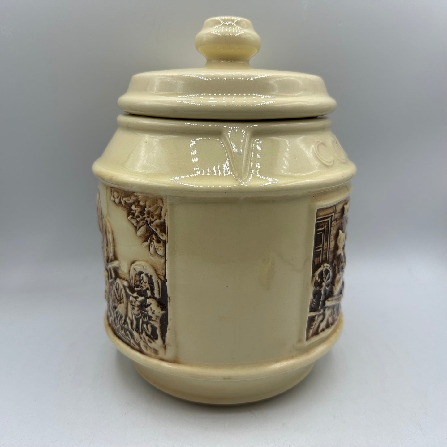 McCoy Pioneer Family and Covered Wagaon Cookie Jar