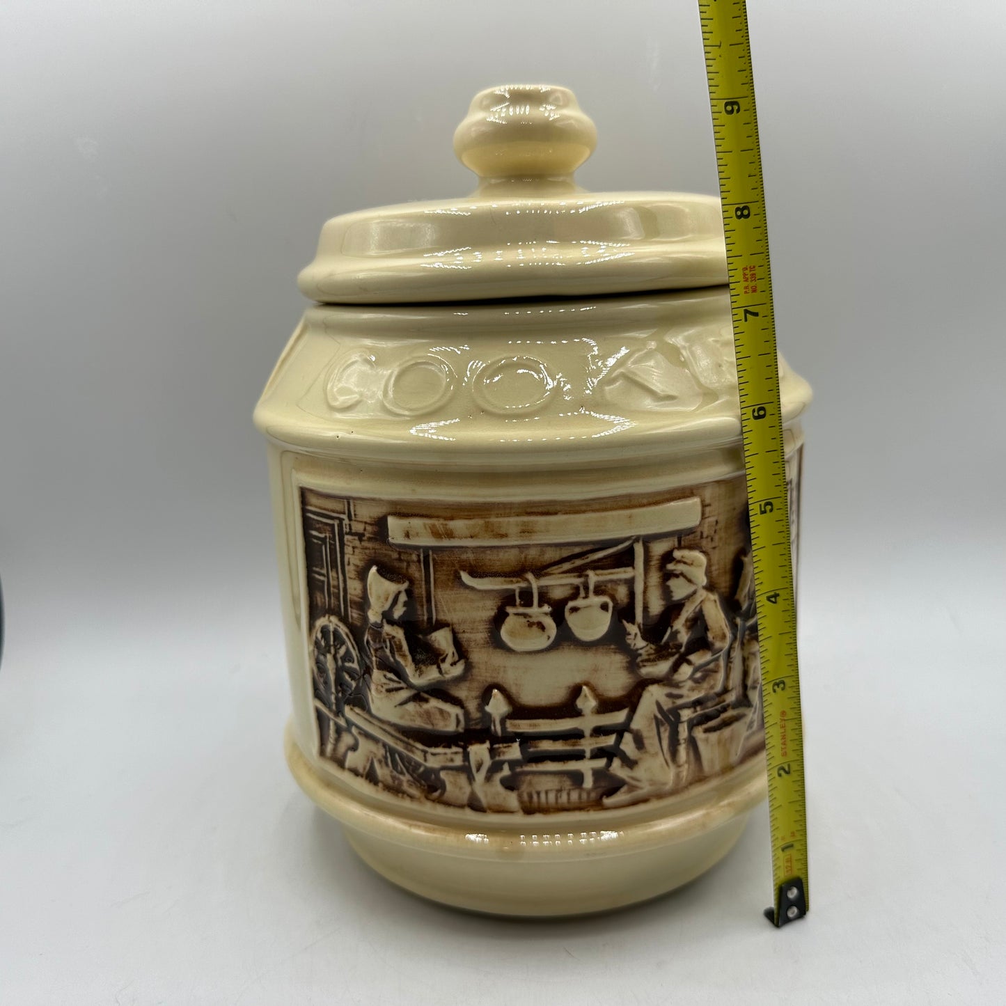 McCoy Pioneer Family and Covered Wagaon Cookie Jar