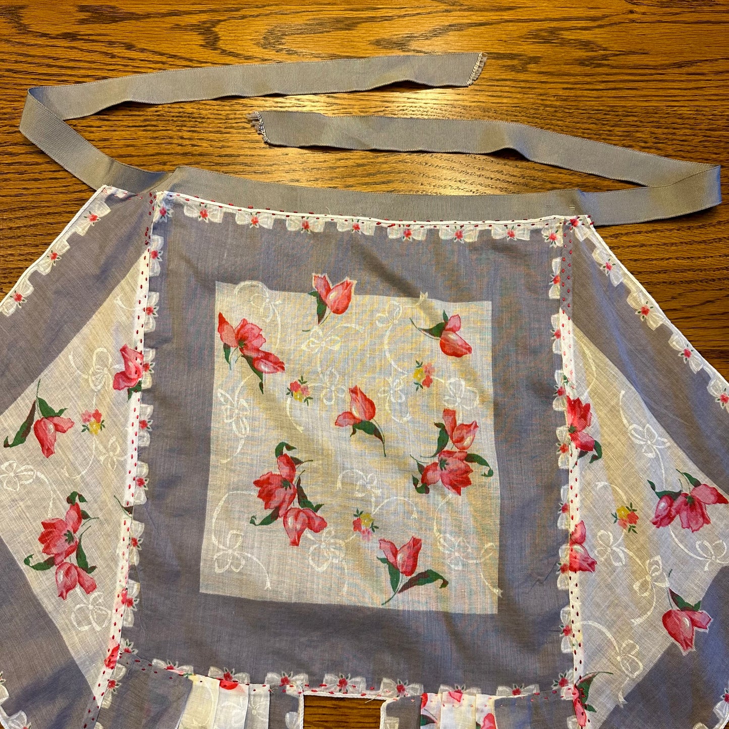 Red Floral Apron With Blue Accents, 50s/60s