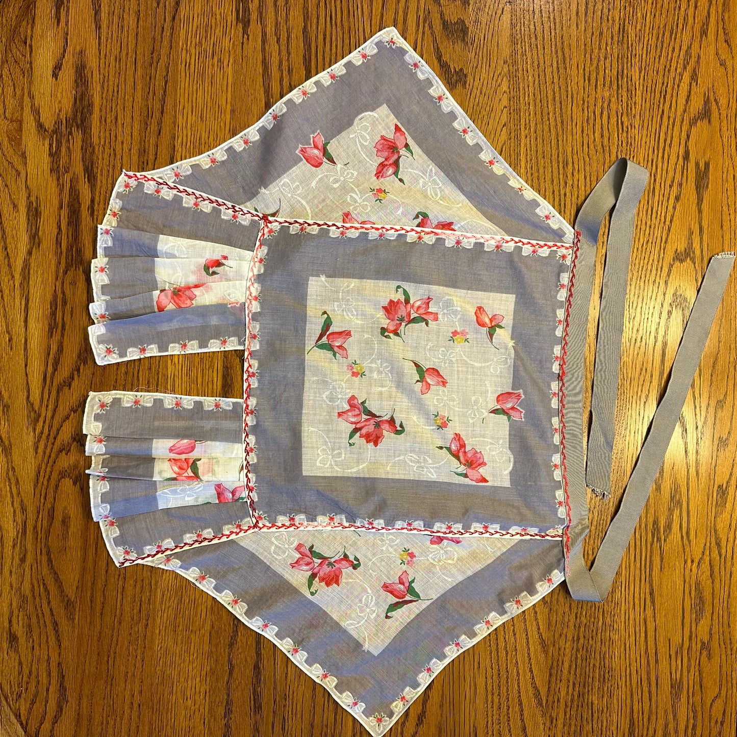 Red Floral Apron With Blue Accents, 50s/60s