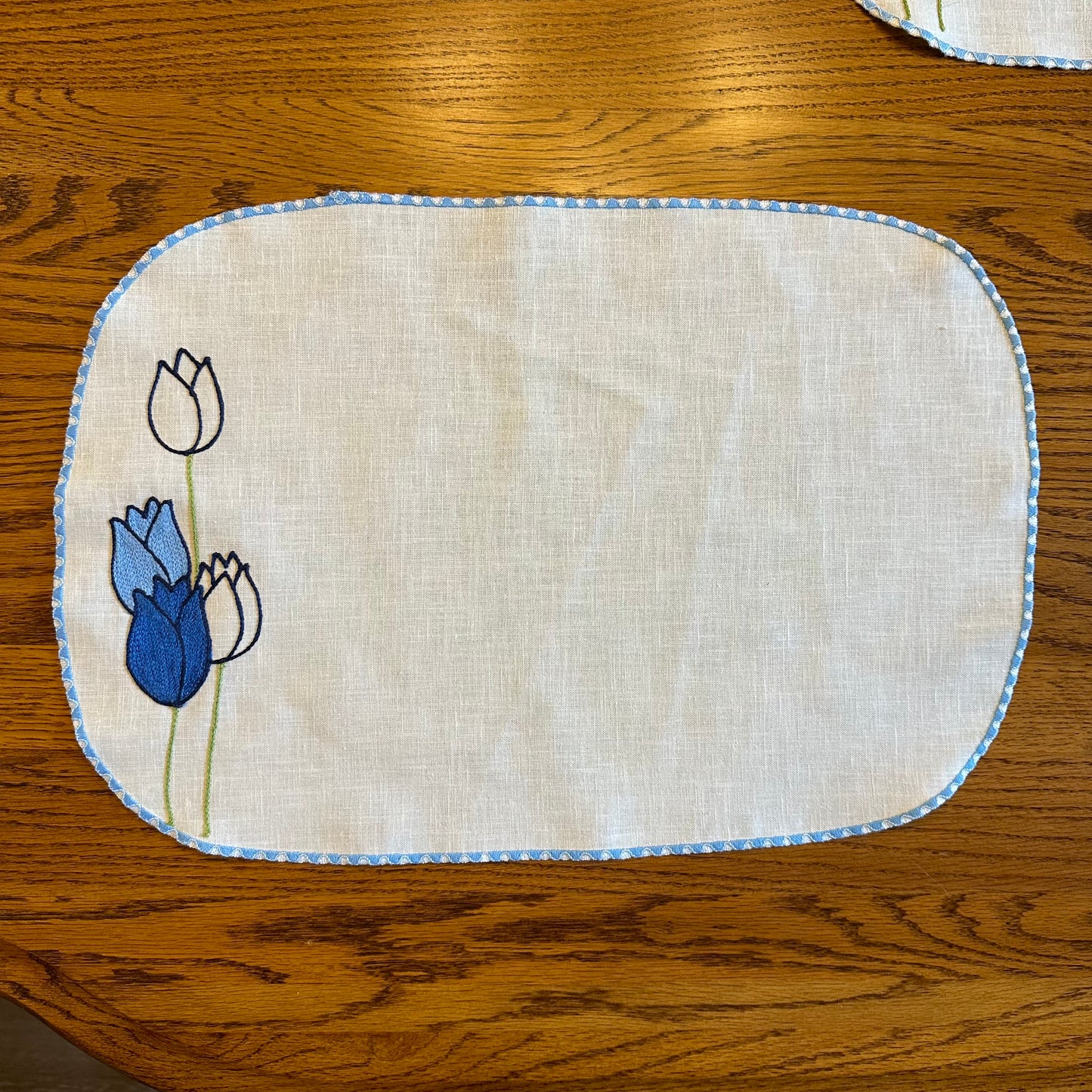 Blue and White Tulip Placemats & Matching Napkins, Set of 4