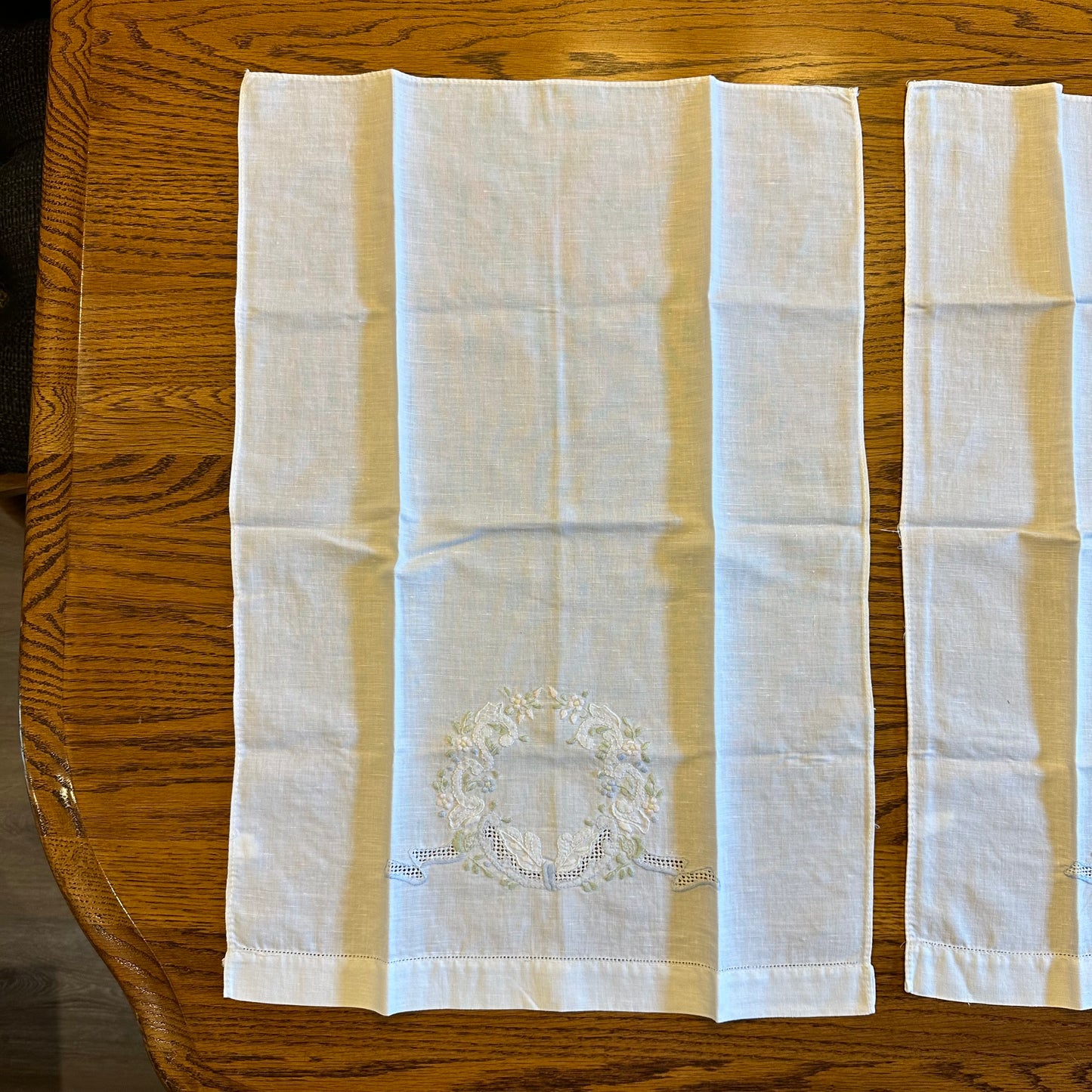 Cotton Embroidered Hand Towel, Floral Design, Set of 2