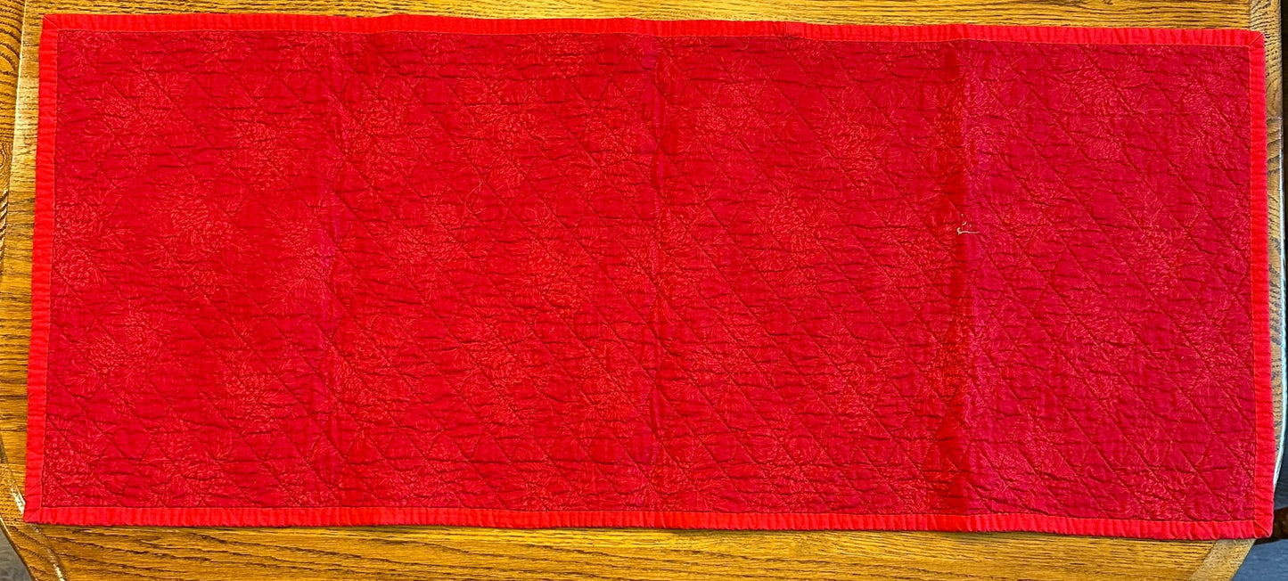 Quilted Red and White Roses Table Runner