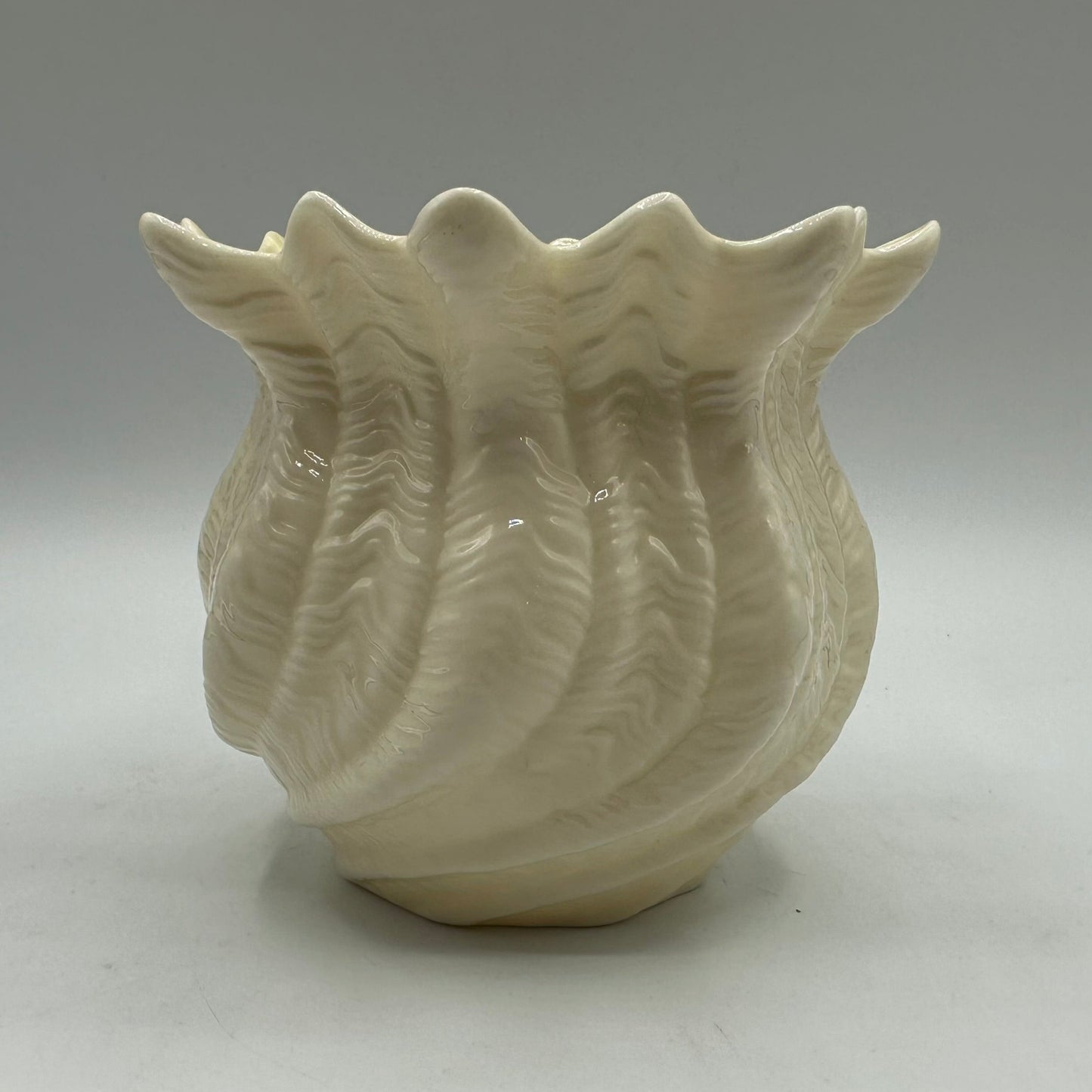 Belleek Neptune Twisted Shell Vase/Planter 6th Mark 1965-1980